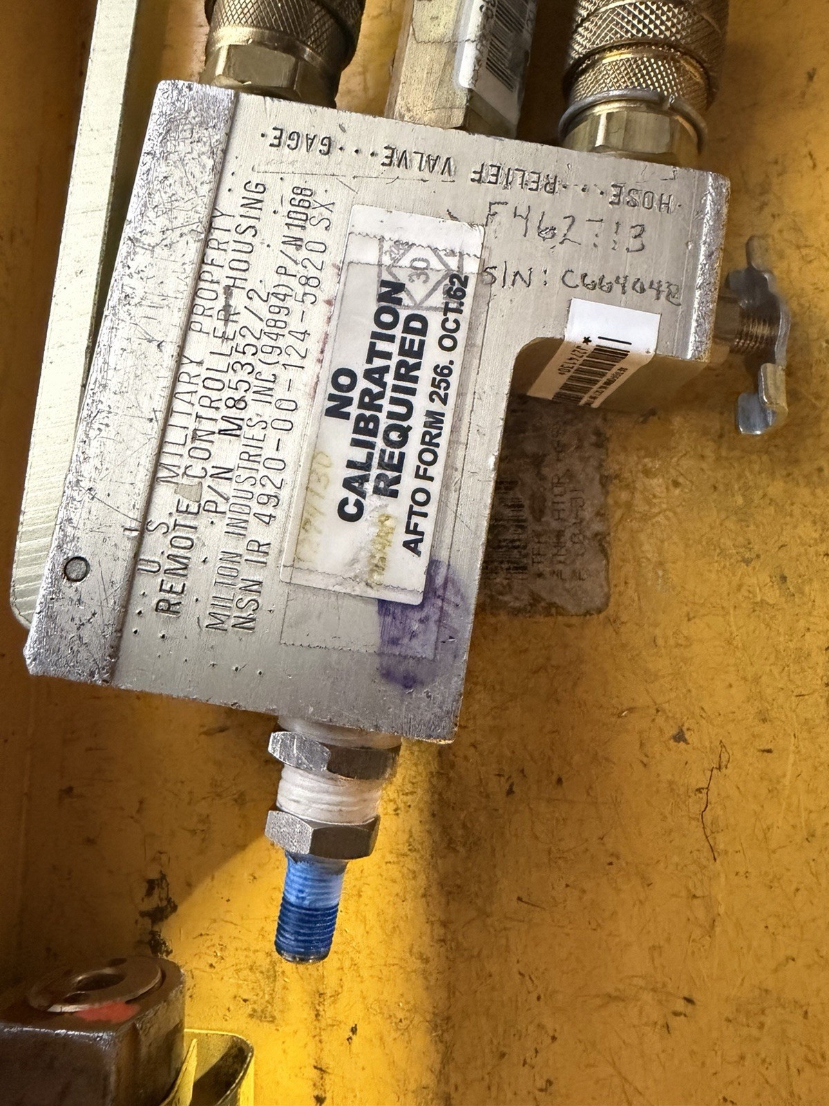 Milton 1065 Inflator Kit Military M85352/1 81349 aviation pressure gauge