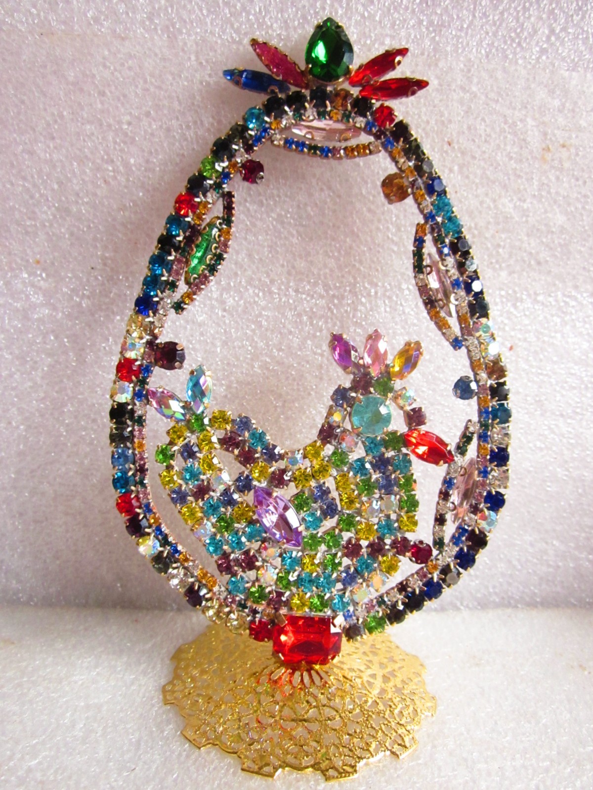 RHINESTONE BEAUTIFUL CZECH HANDMADE DECORATION STANDING T984