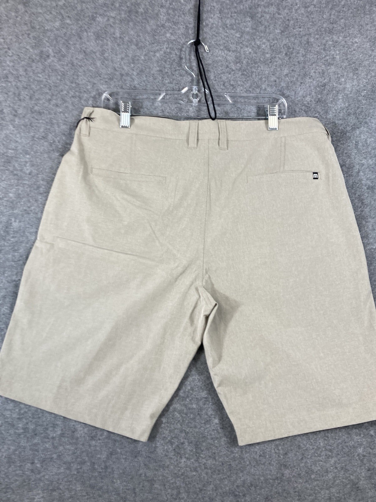 Travis Mathew Beck Golf Chino Shorts Mens 38 Khaki Stretch Wrinkle Resistant NWT