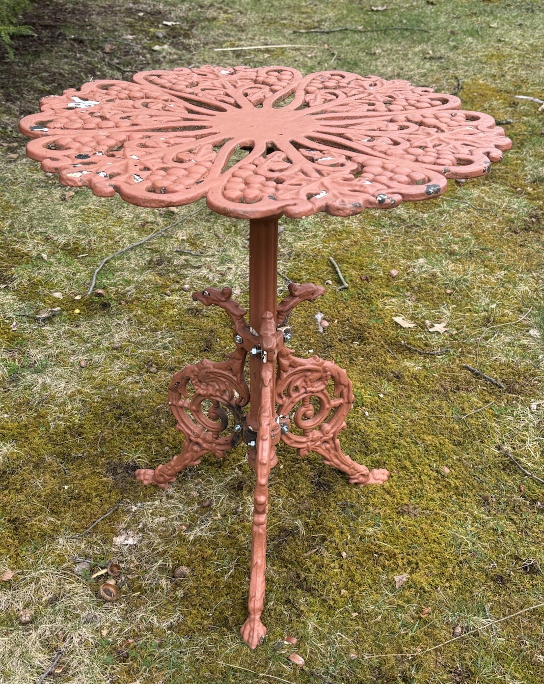 Vintage Victorian Grape Vine Cast Iron Patio Bistro Table GRIFFIN LEGS Garden