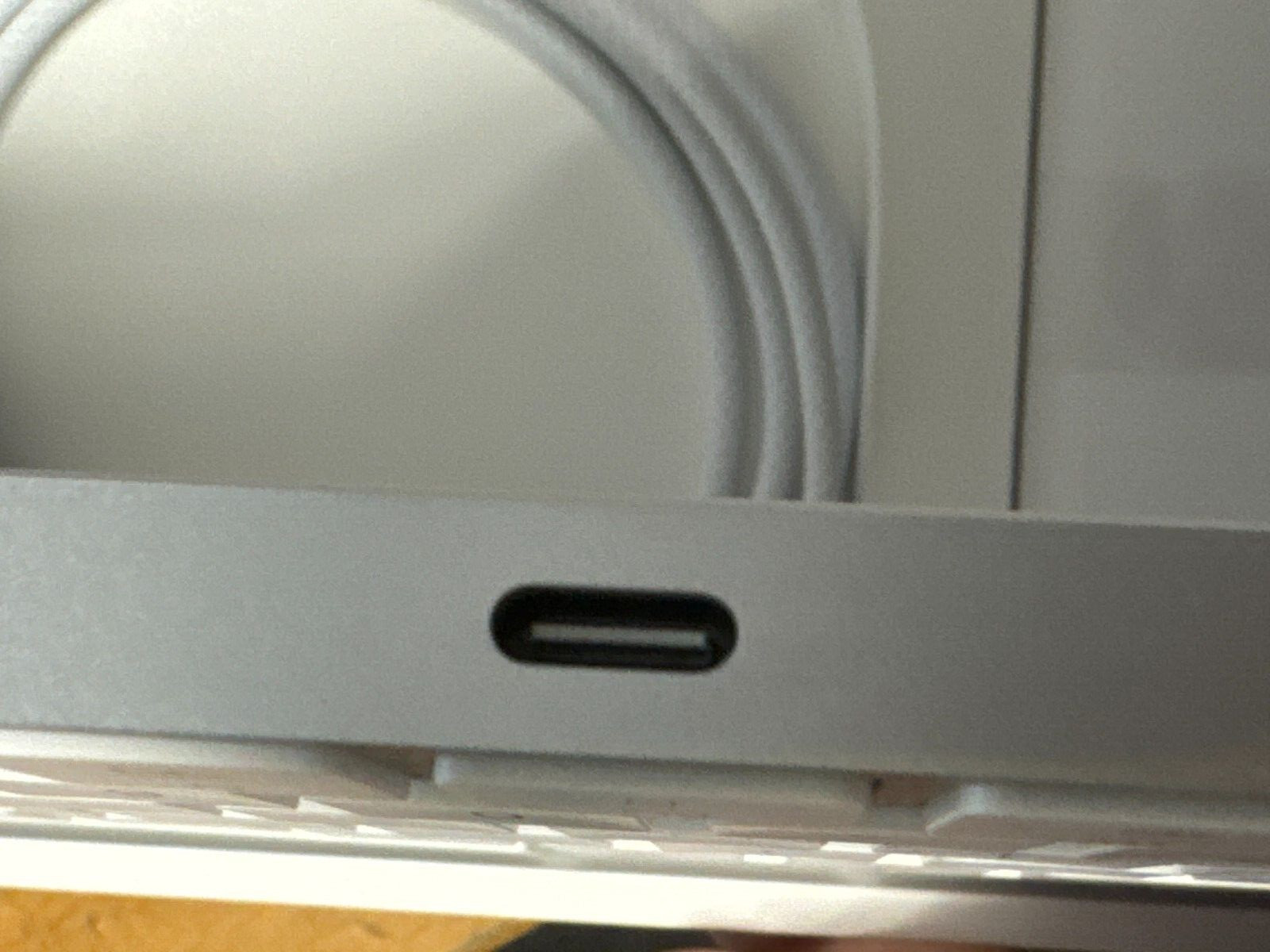 Genuine Apple Magic Keyboard Bluetooth Wireless with (usb c charging port) 2024