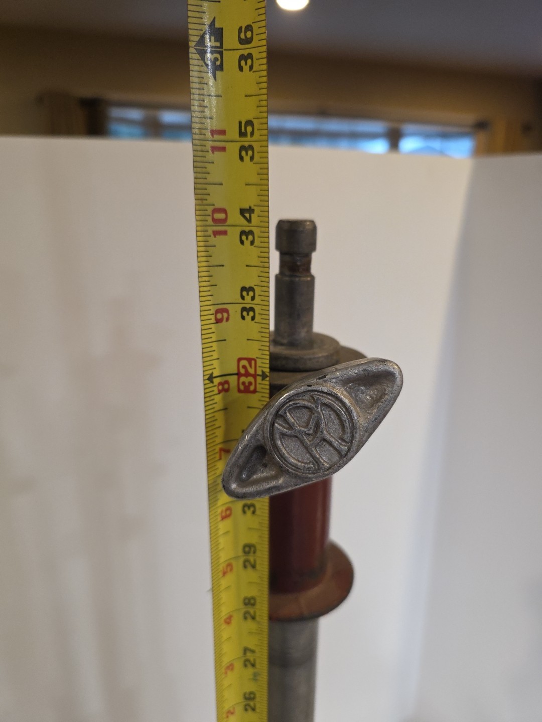 Mole-Richardson Heavy Duty Junior Size Low Stand 22-32" High W/Light Pin