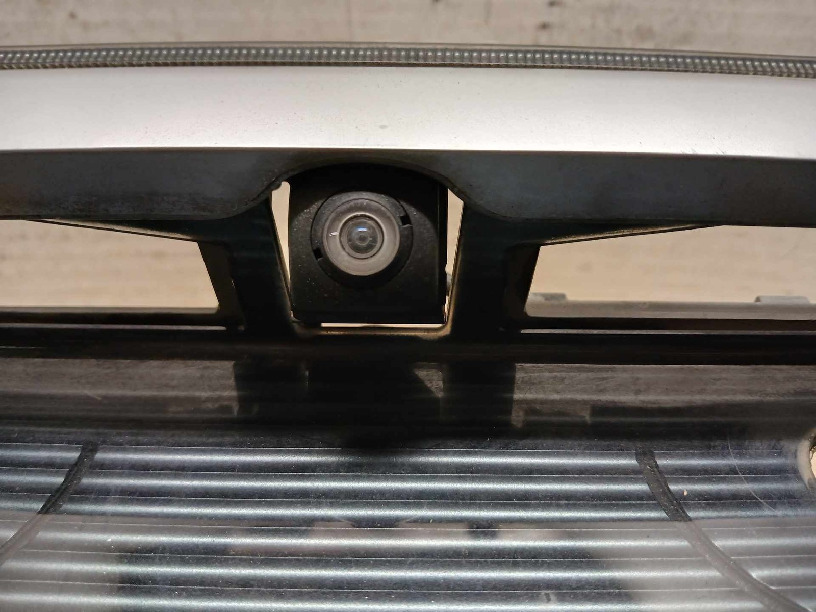 04 05 06 07 08 ACURA TL Rear Trunk License Plate Trim With Camera P6605