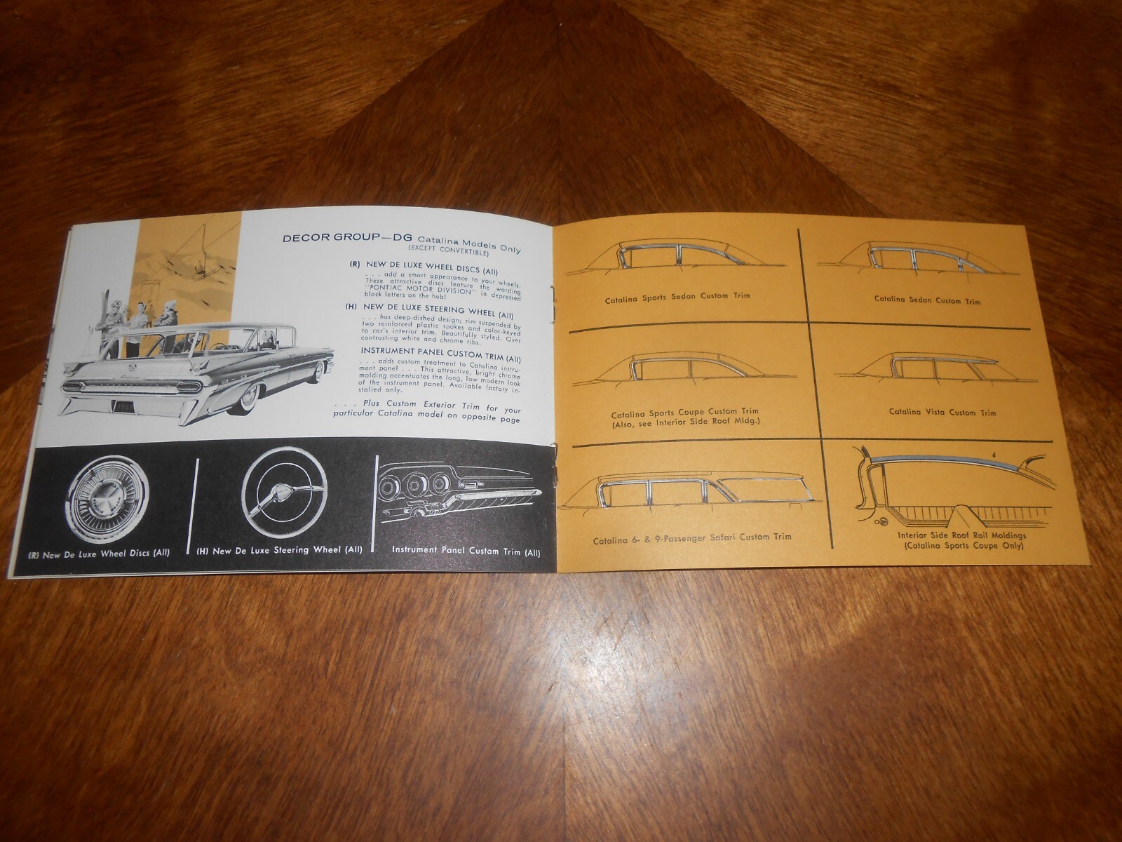 1959 PONTIAC OPTIONS & ACCESSORIES BROCHURE / 16 p. BOOK with ORDER CODES & More