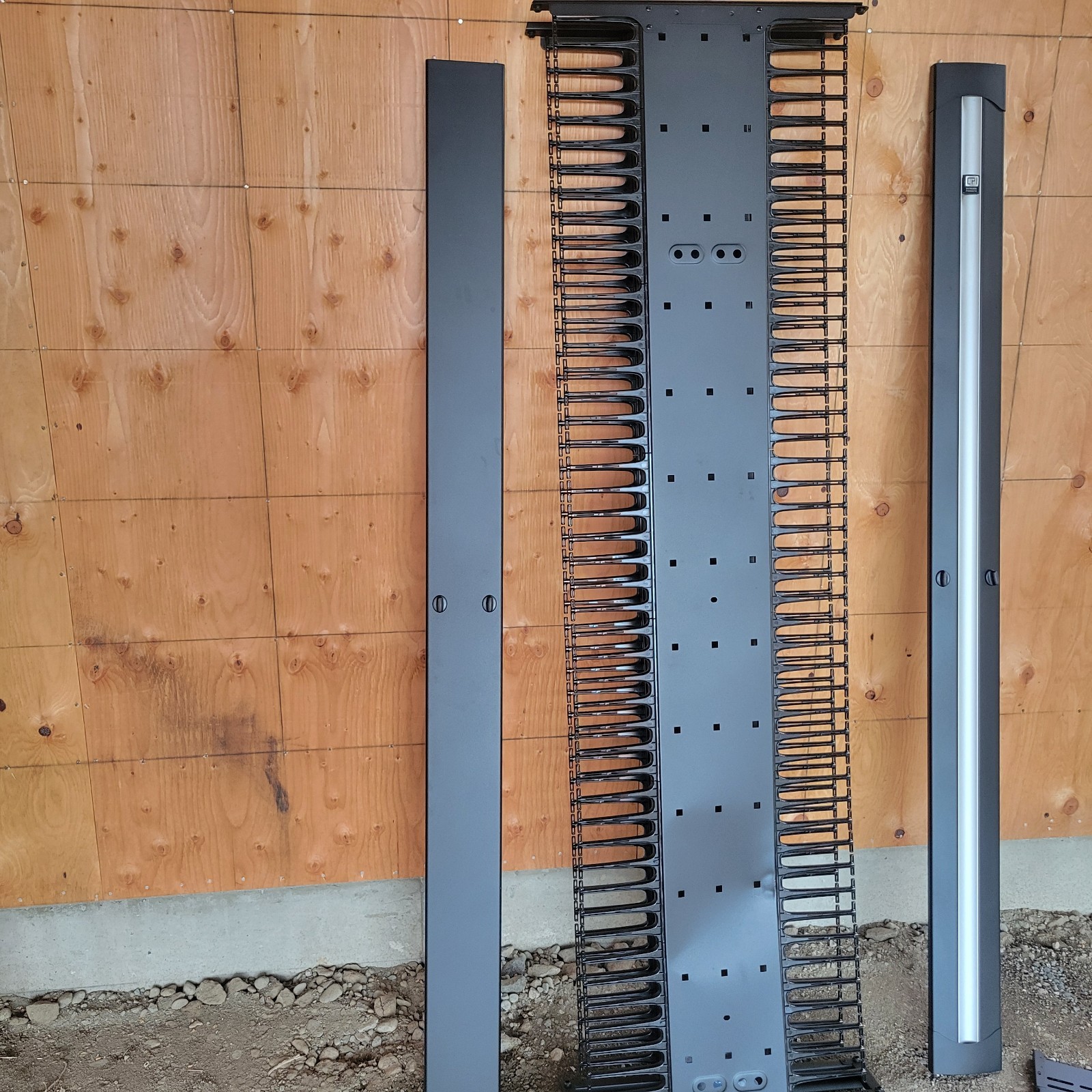 Chatsworth 35521-703 Double-Sided 7'x6"x24.3" Vertical Cable Manager 45U Rack