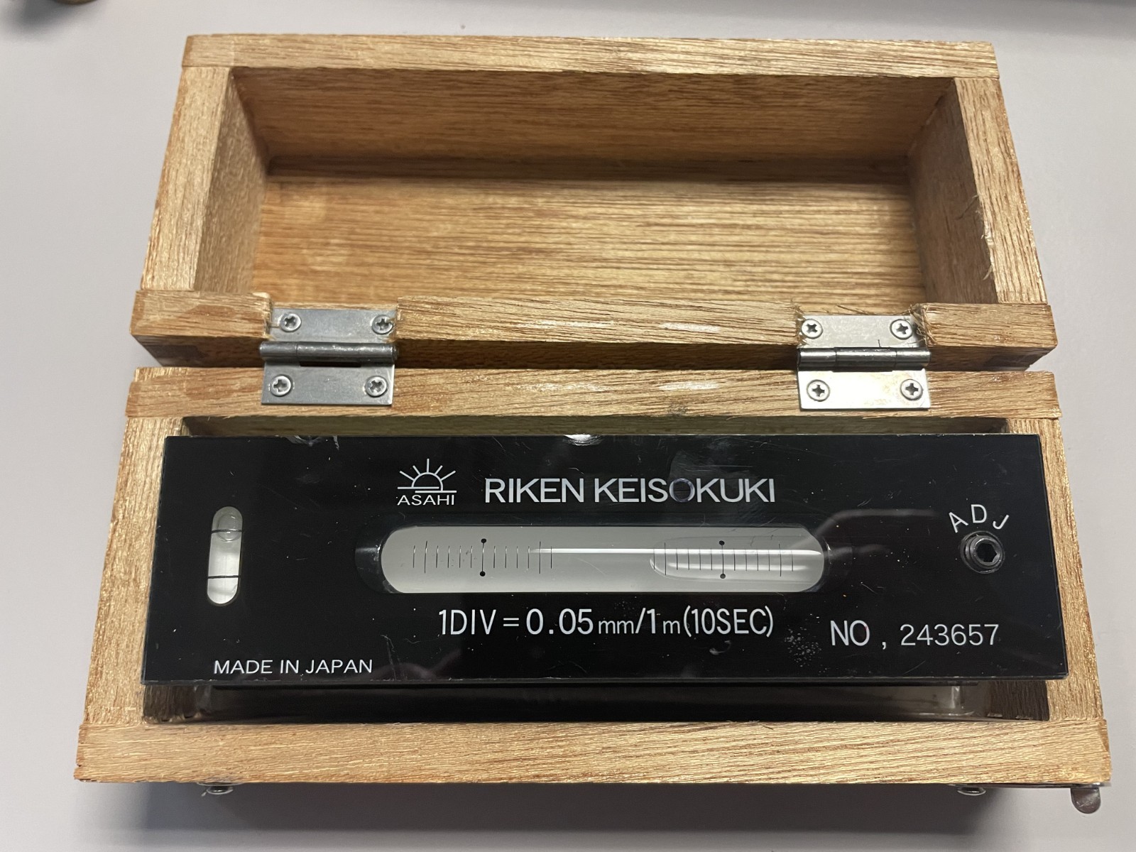 Riken Keisokuki Precision Level No. 243657 - 1Div =0.05 mm/1m (10SEC) - Used