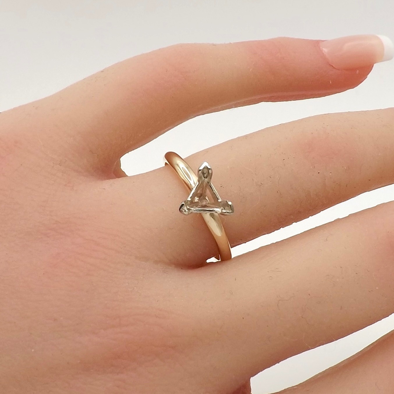 14k Gold Trillion Solitaire Setting Engagement Ring New