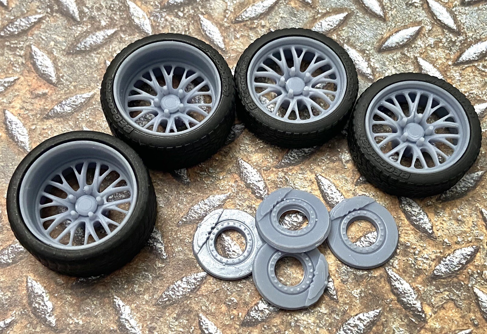 1/24 Scale: 21/20 Inch Weld S82 Wheels With Wide Rear Street Tires; Resin
