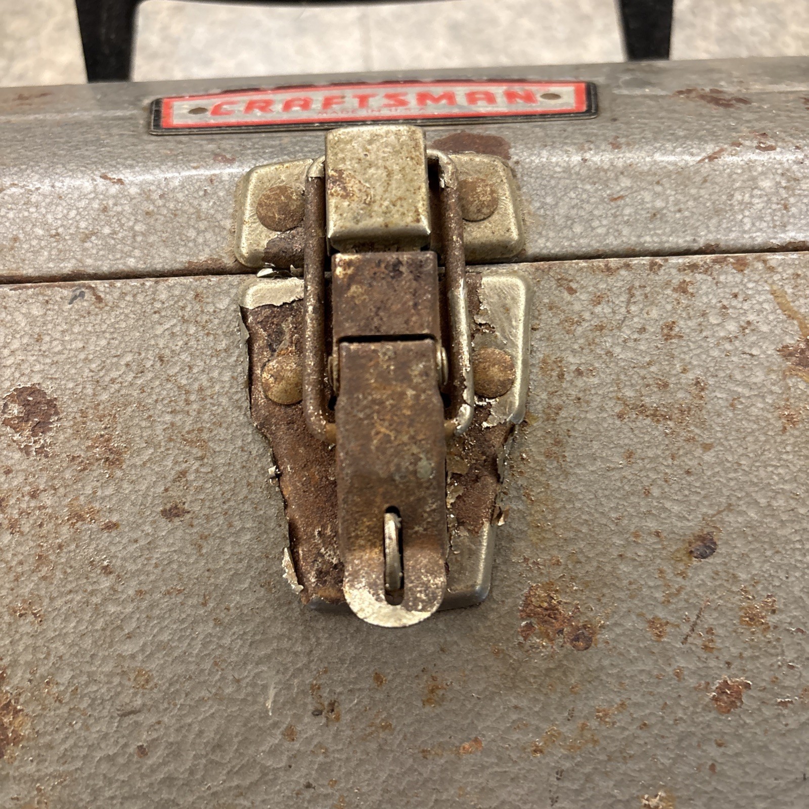 VINTAGE CRAFTSMAN 19-3/4" TOMBSTONE STEEL TOOL BOX, 65161, w/ TRAY