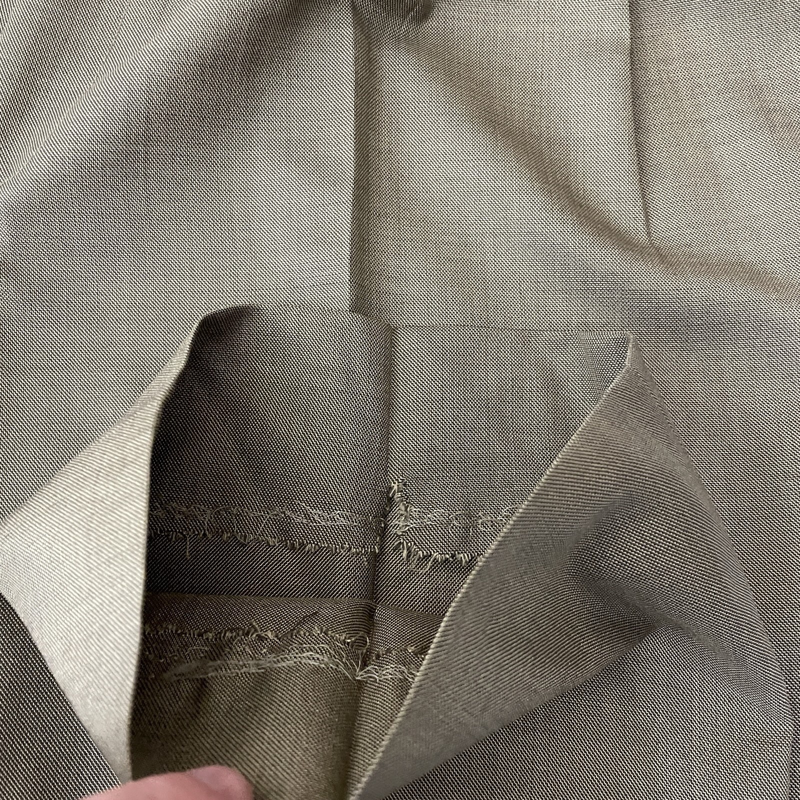 Jones New York 2 Piece Suit Mens 40S 32x30 Beige Solid Wool Silk Three Buttons