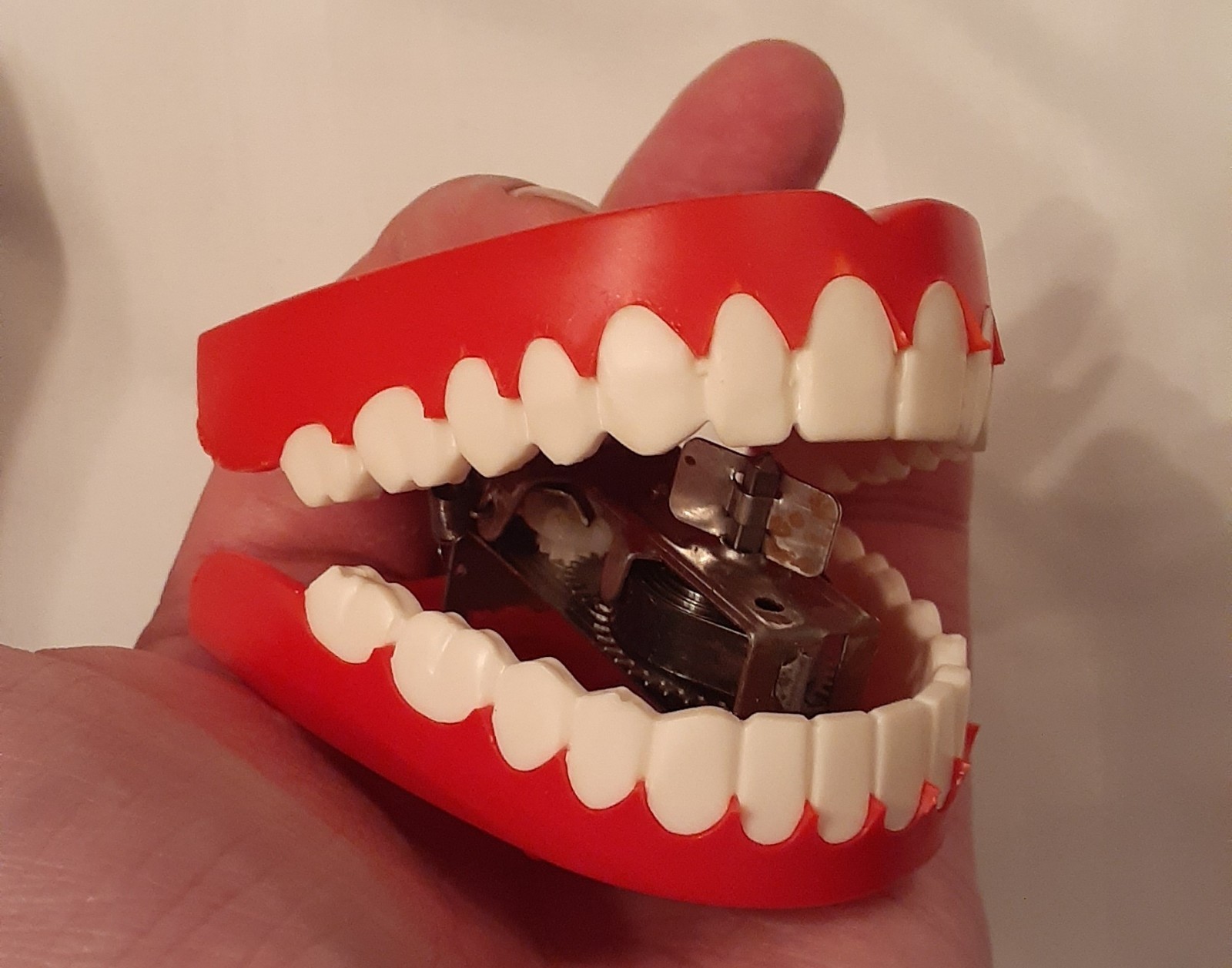 Fishlove & Co Wind-Up Talking Teeth w/Original Box (still Works) US Vintage 1970