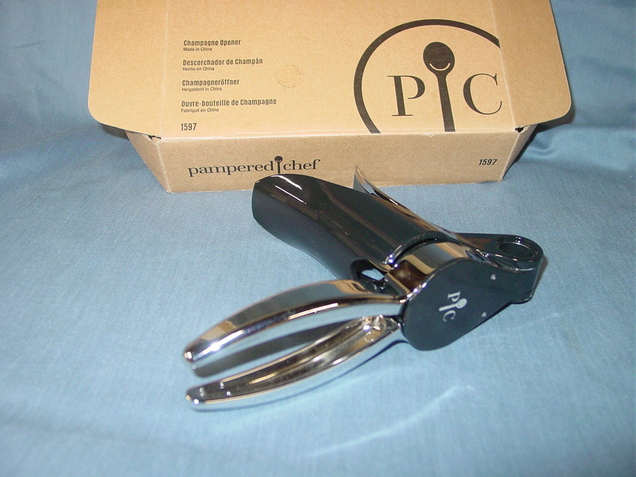 Pampered Chef Champagne Bottle Opener Item #1597 in Open Box Condition