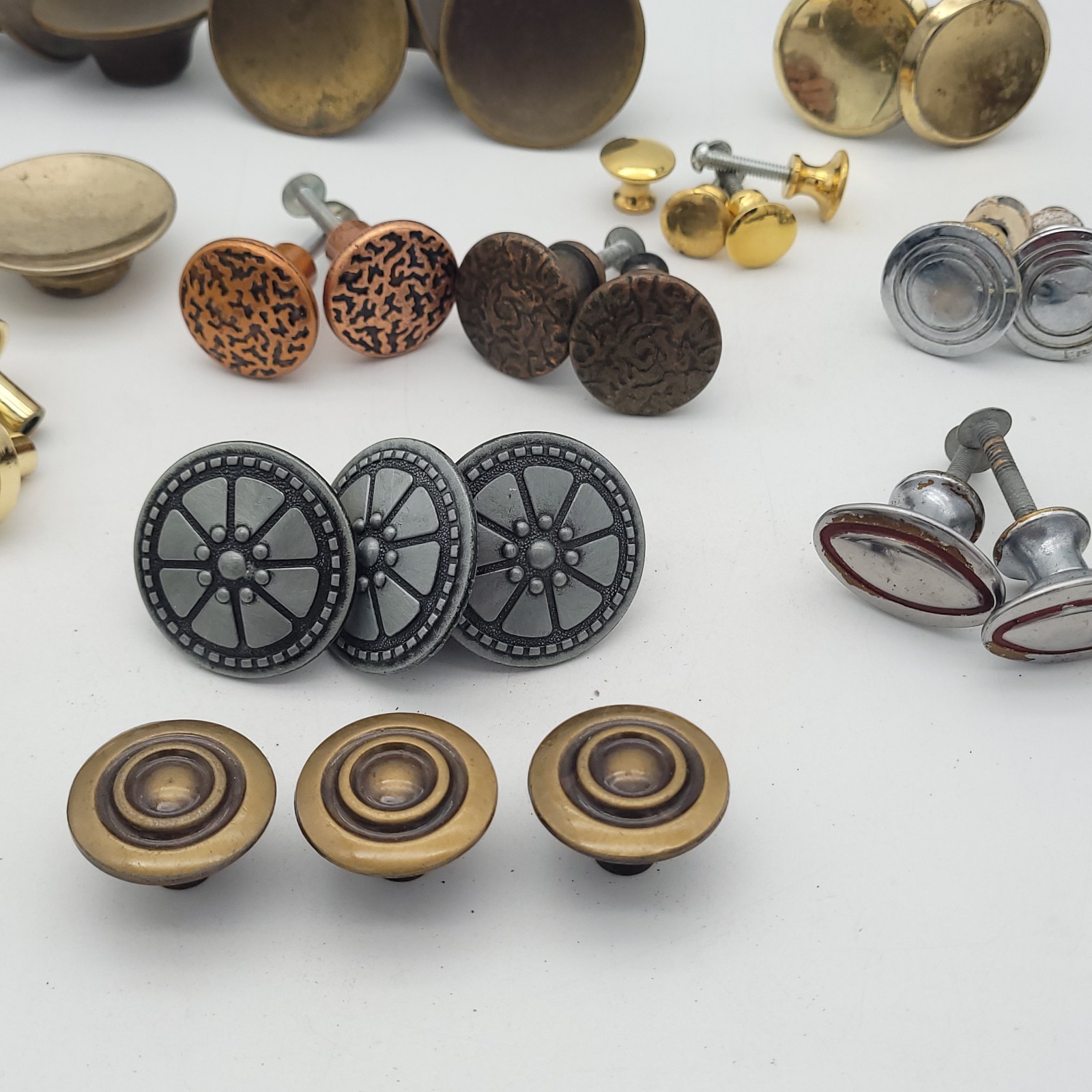 40 Pc Knobs Drawer Pulls Mix Lot Vtg Salvage Bronze & Brass, Many Match Sets