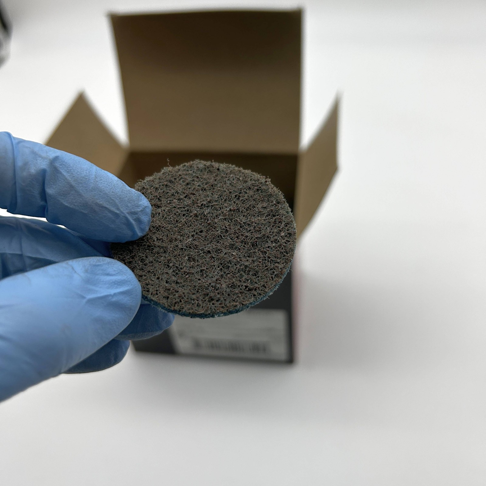 3M Scotch Brite Roloc 54135 AL Surface Condition Disc 2" TR A-Wht Very Fine 50pk