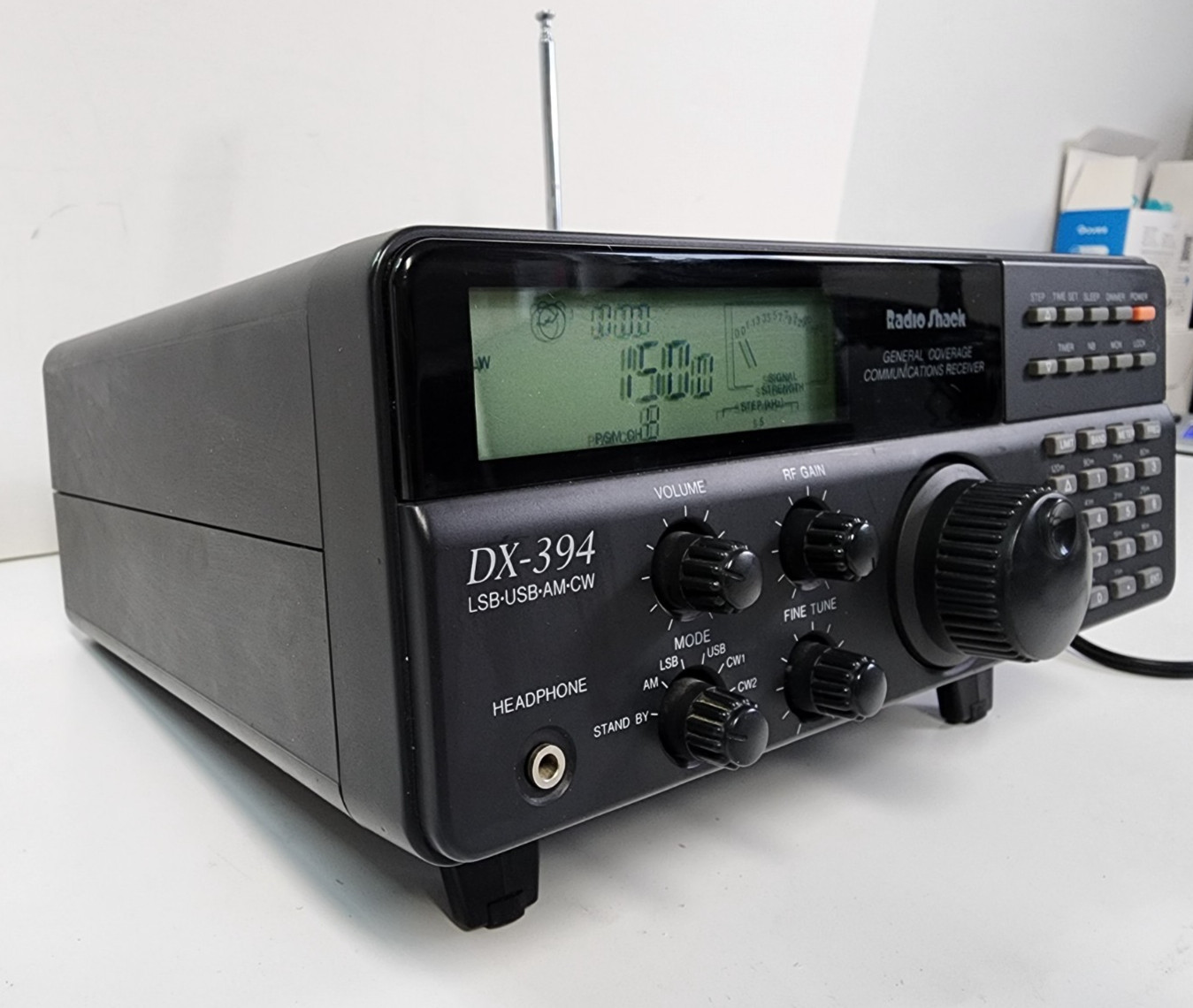 Radio Shack DX-394 Shortwave AM SSB Communications Receiver - TESTED