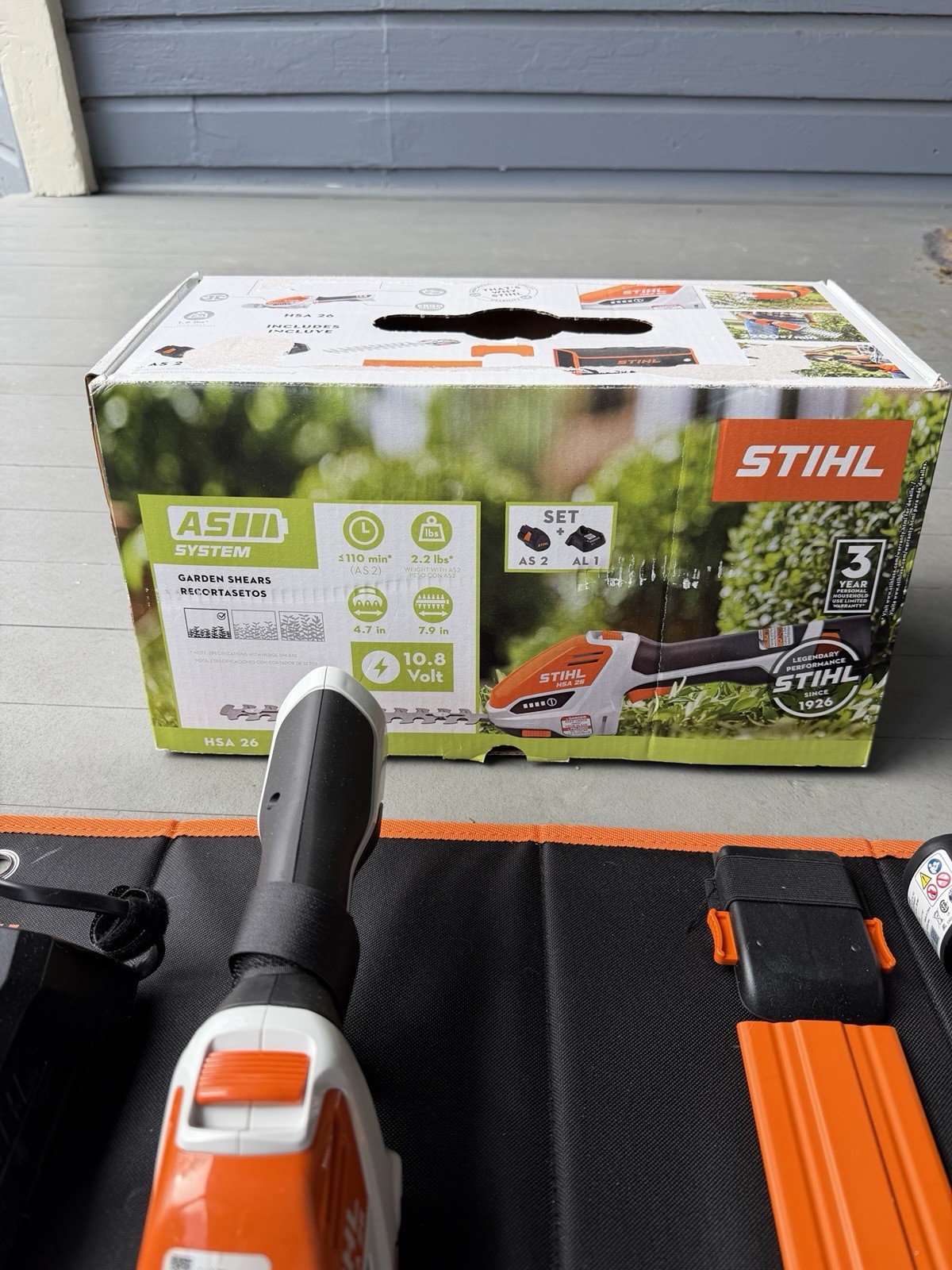 STIHL HSA 26 Cordless Garden Shears Hedge Trimmer + Battery, Case & Charger