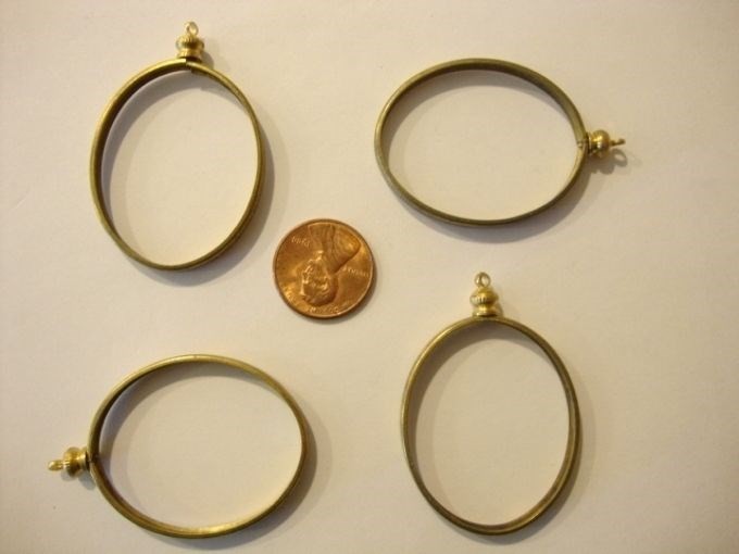 3 VINTAGE BRASS GROOVED EDGE 40x30mm. OVAL SCREW TOP PENDANT SETTINGS 1907