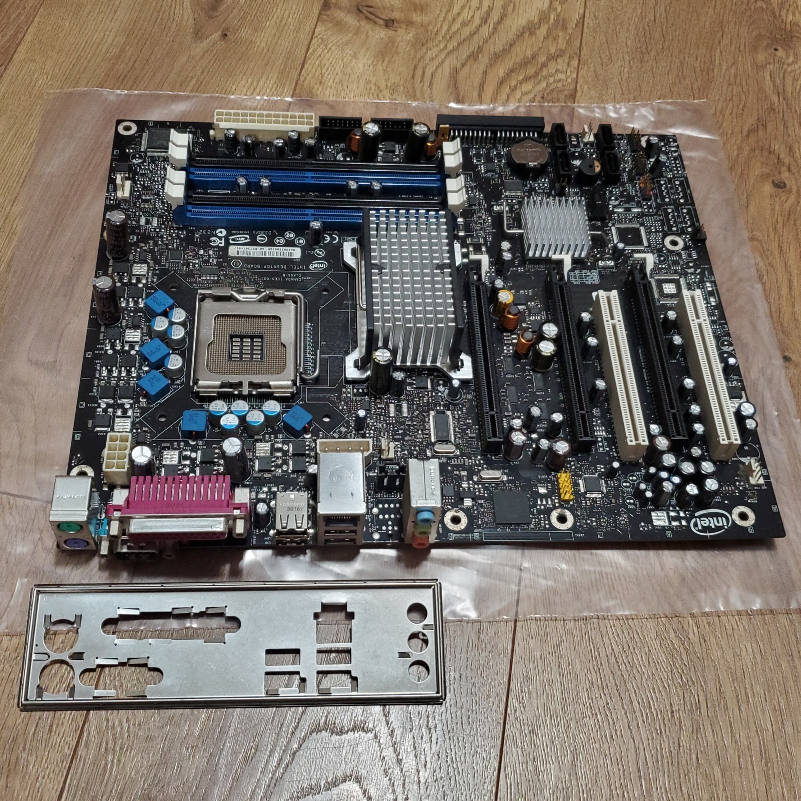 Intel D975XBX2 ATX LGA 775 DDR2 SDRAM Motherboard I/O Plate Tested Free Shipping