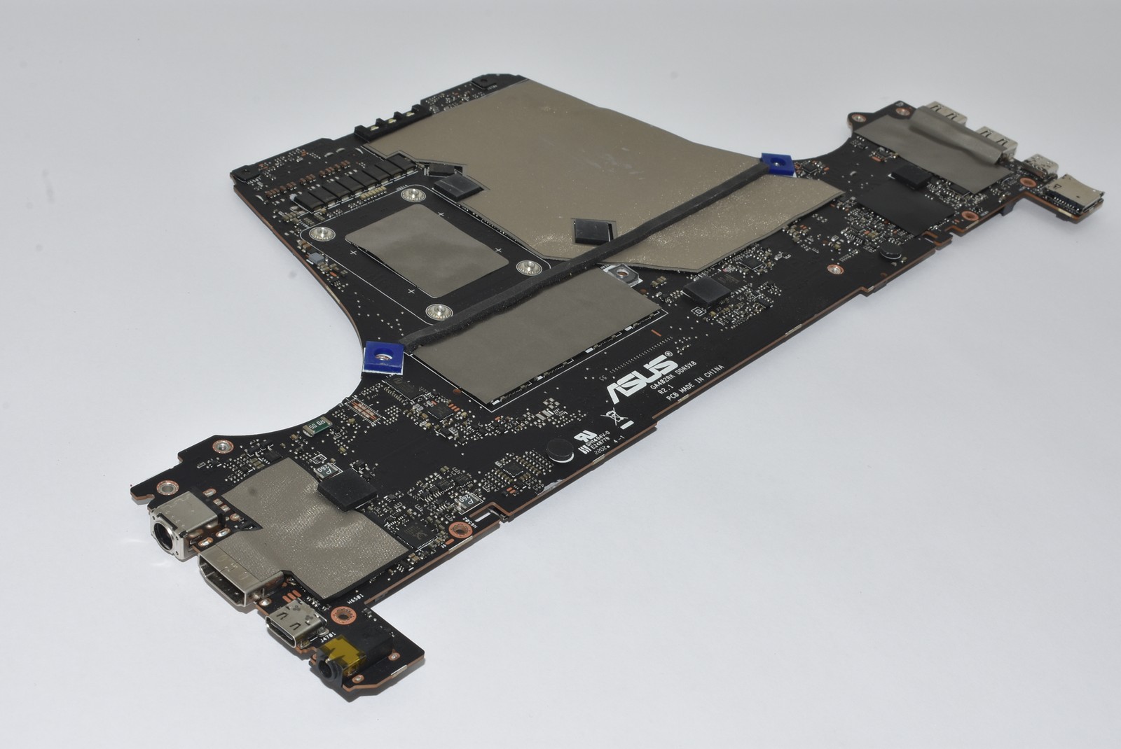 90NR09U0-R00020 Asus AMD Ryzen 9 6900HS 16GB RX 6800S Motherboard GA402XY-XS96