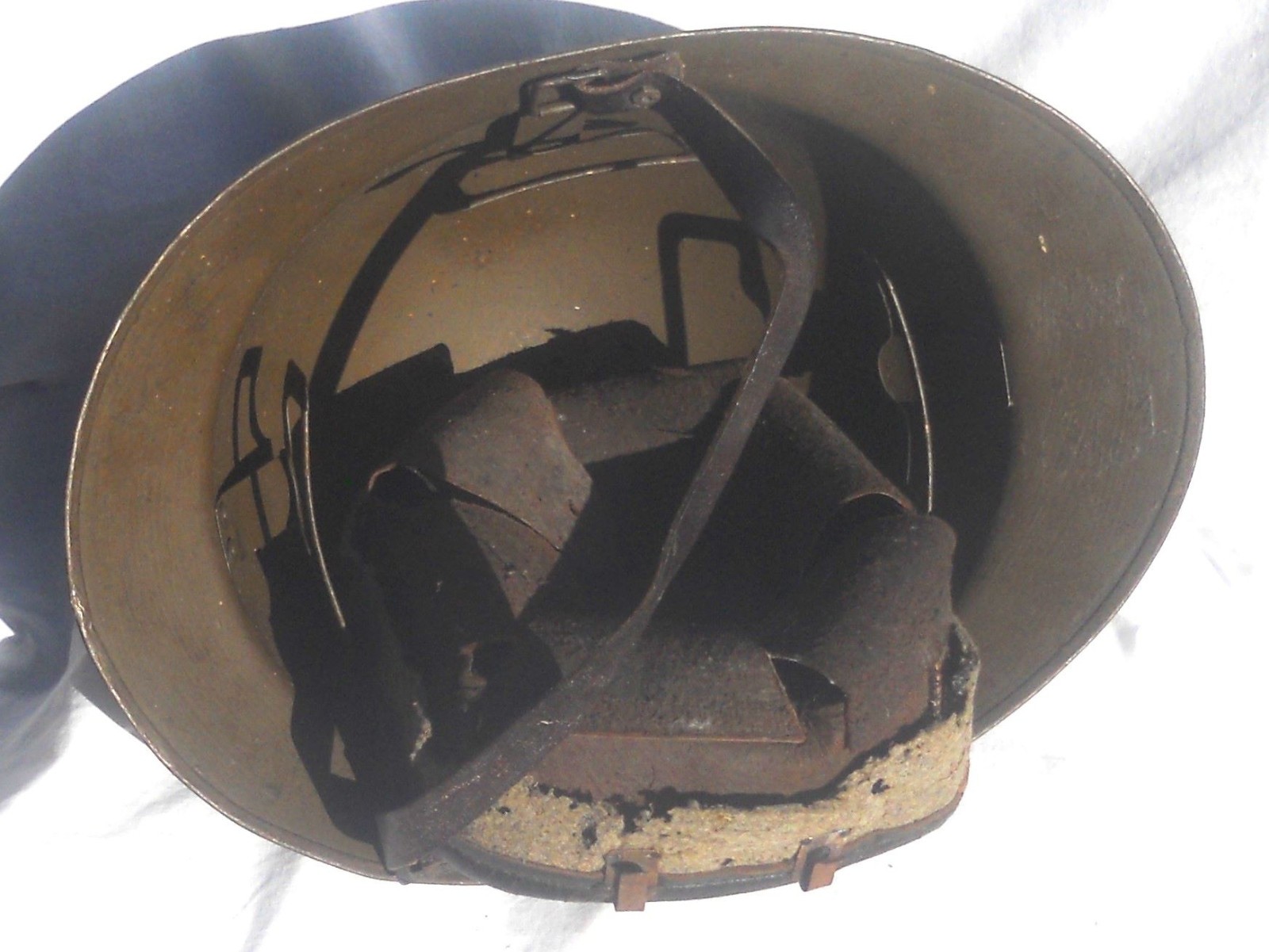 Helmet model 1926 artillery chin strap and cap