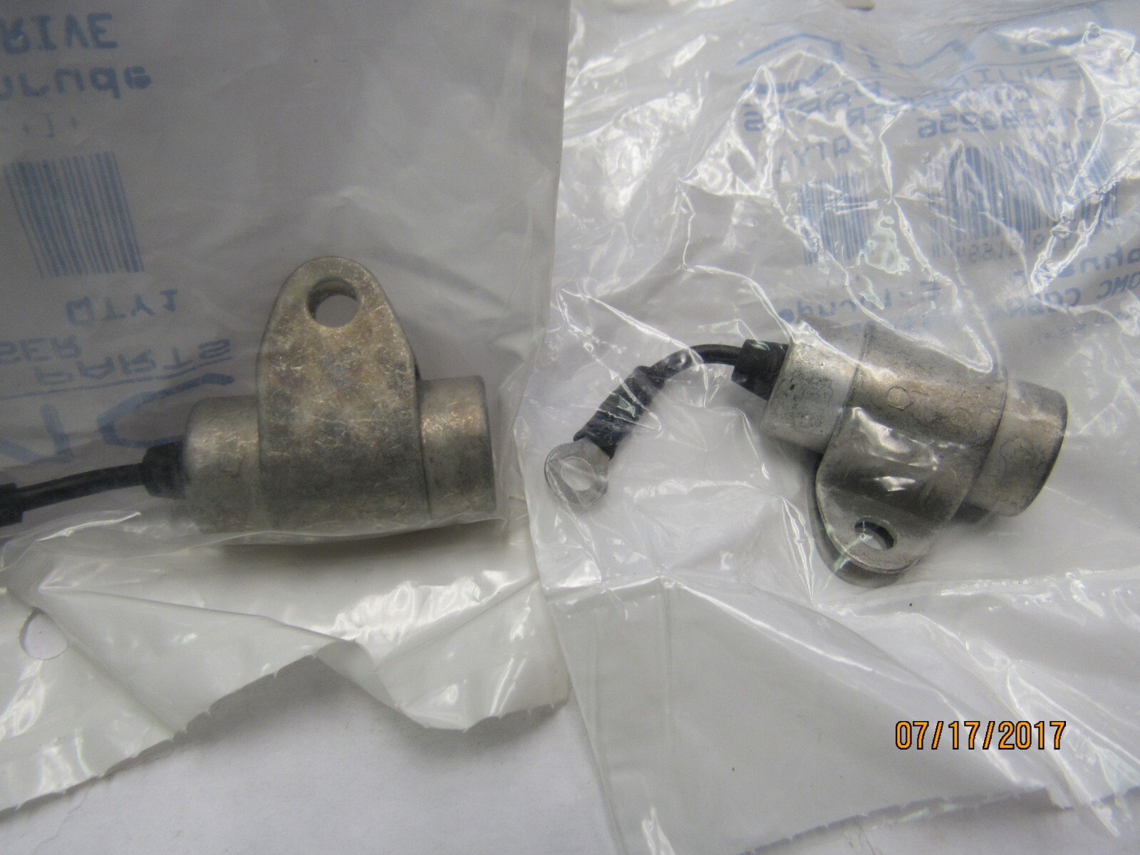 2 NEW OEM OMC JOHNSON EVINRUDE CONDENSERS 580256