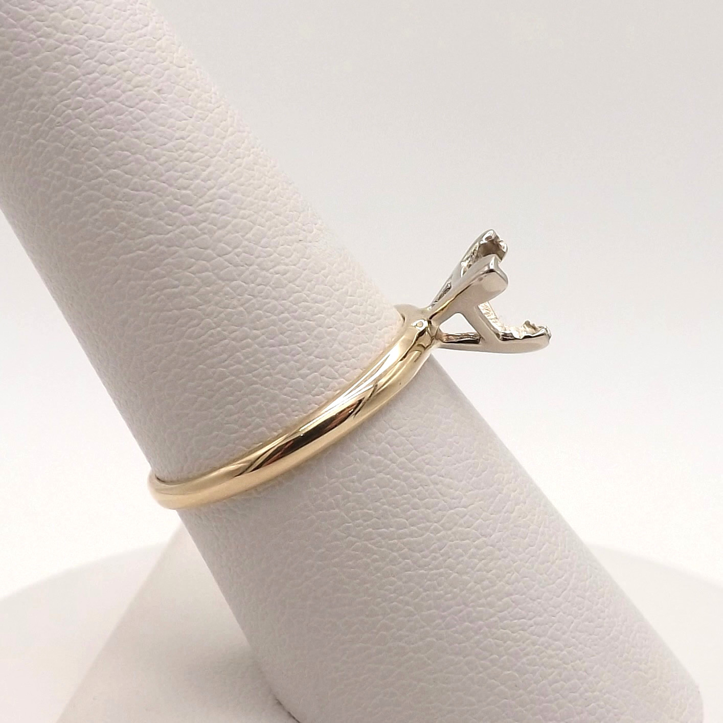 14k Gold Trillion Solitaire Setting Engagement Ring New