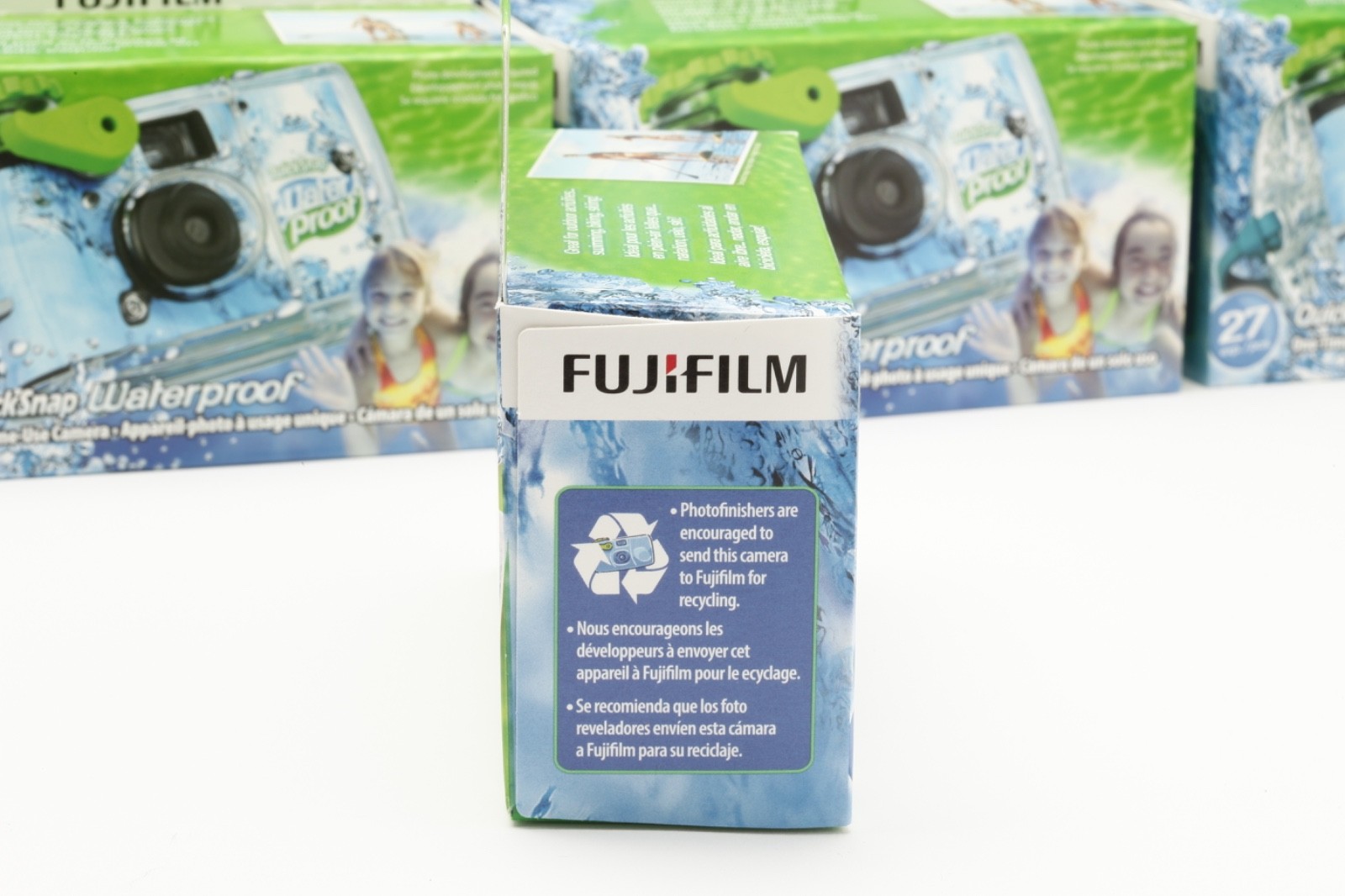 FUJIFILM QuickSnap 800 Waterproof 35mm One-Time-Use Disposable Camera #33210