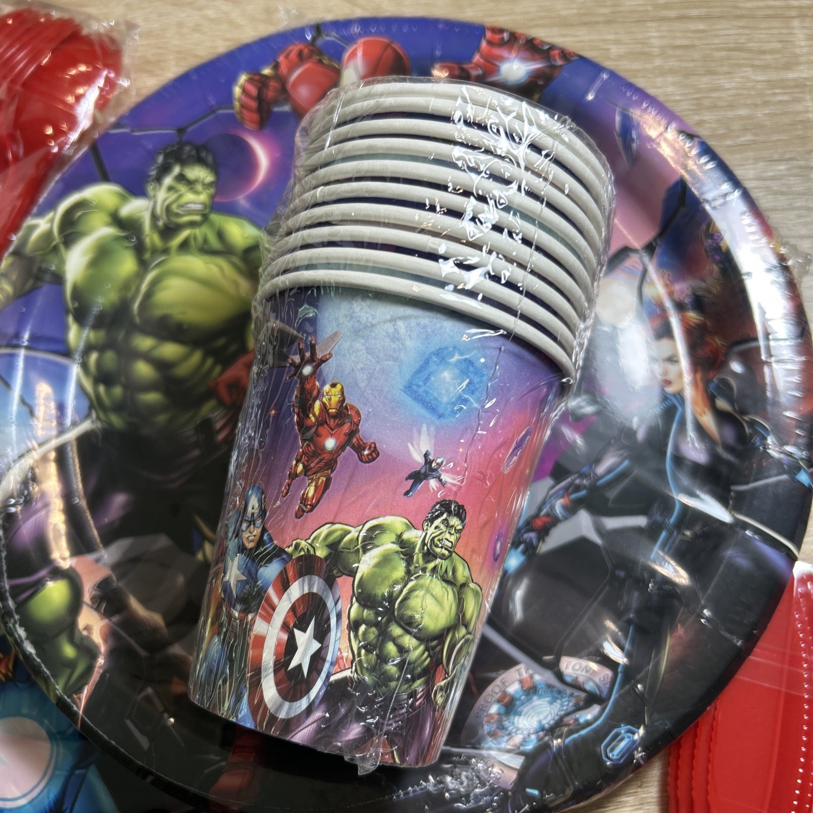 NEW MARVEL SUPER HERO Party Supplies 10pack Plates Napkins Cups & More Avengers