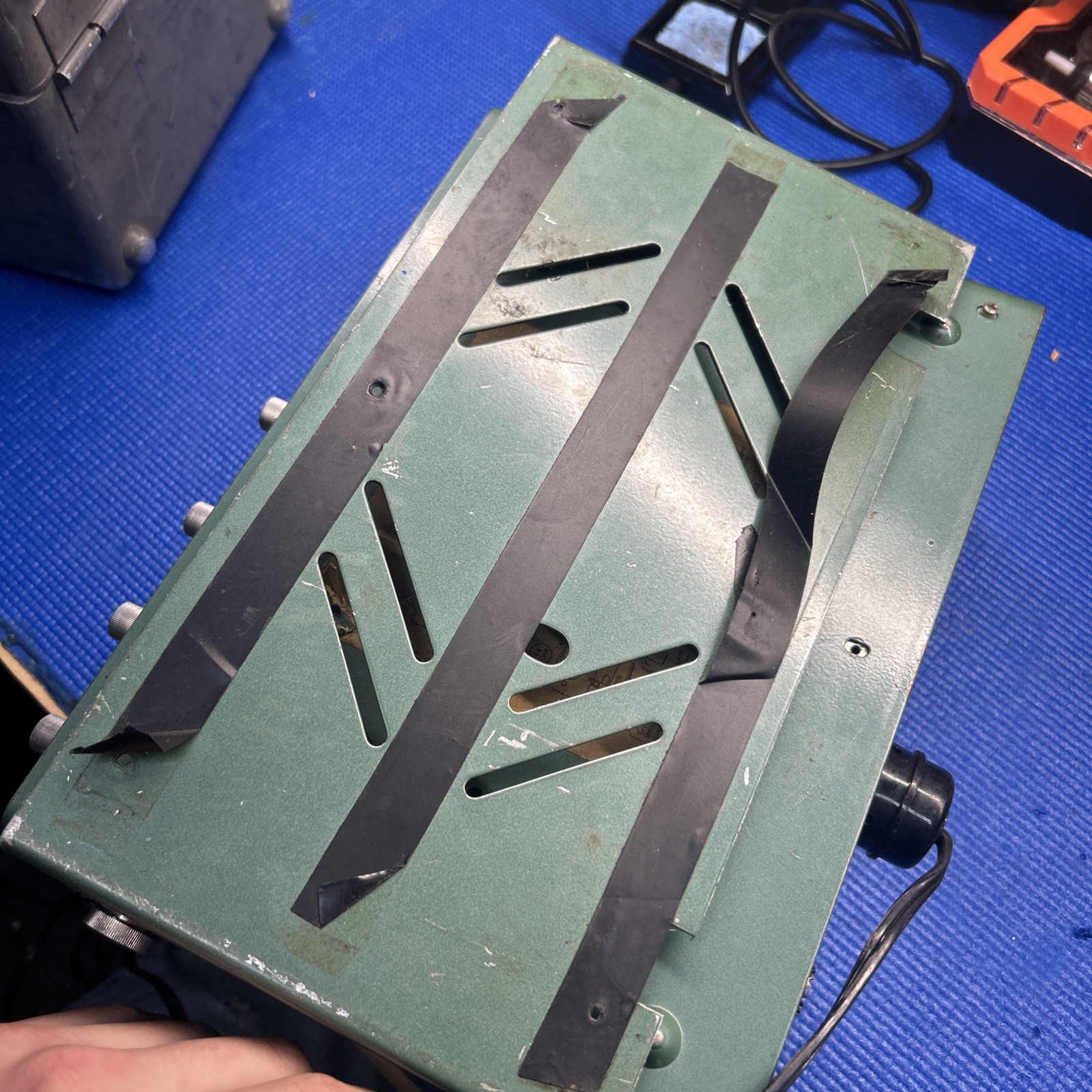 Robyn T-123B 23 Channel Citizens Band Transceiver Base Station Radio