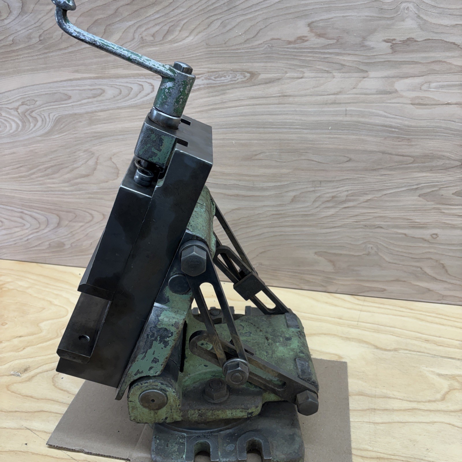 Brown & Sharpe No 3 Universal Tilting Vise 6” Jaw Double Swivel Base