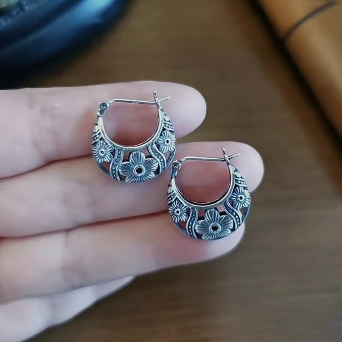 Women's Retro Ear buckle Hollow Carved Pendant Earrings Bohemian Jewelry Alloy