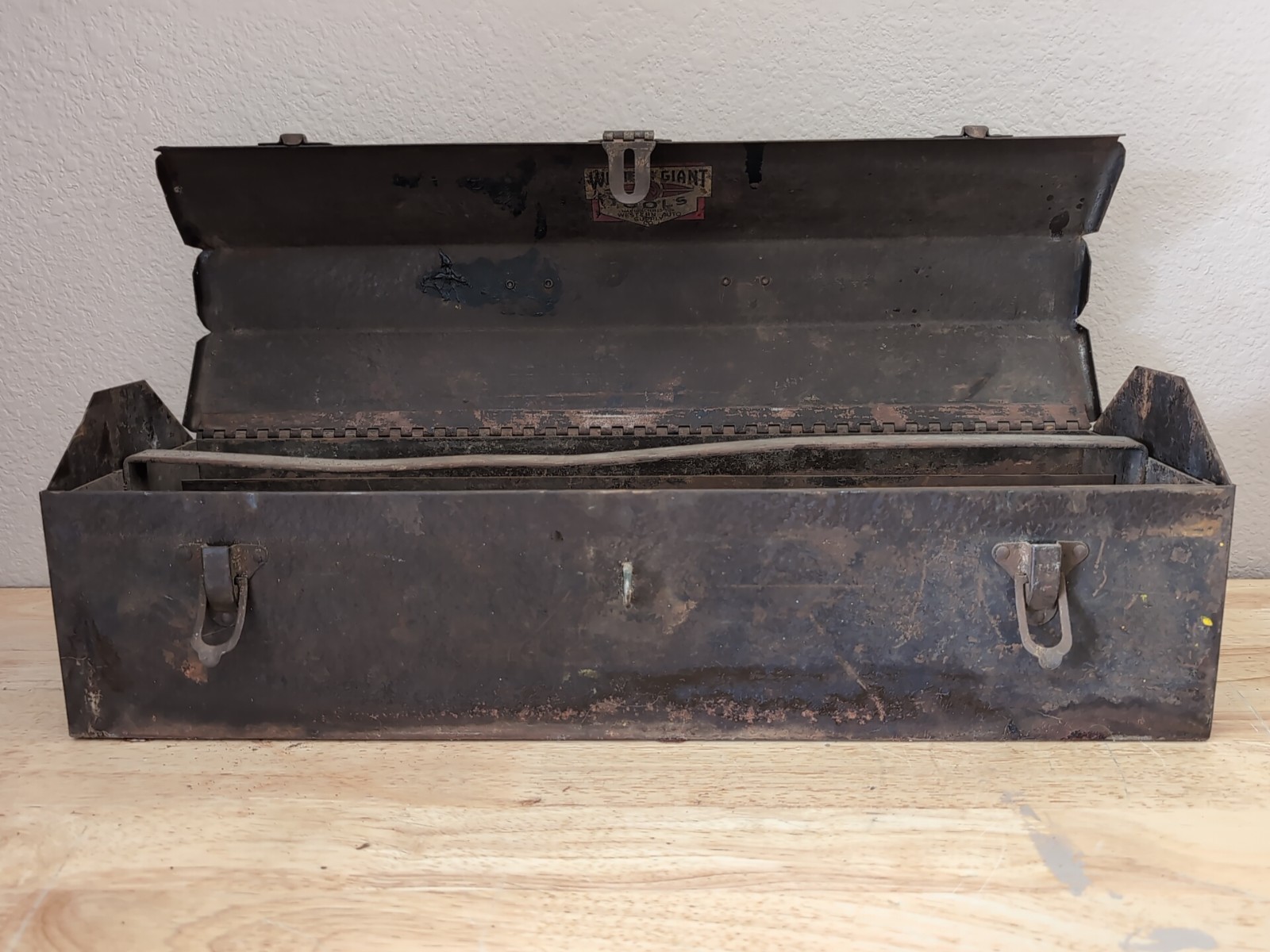 1930s Western Giant Tools Western Auto Supply Tool Box w/ Tray Leather Handle