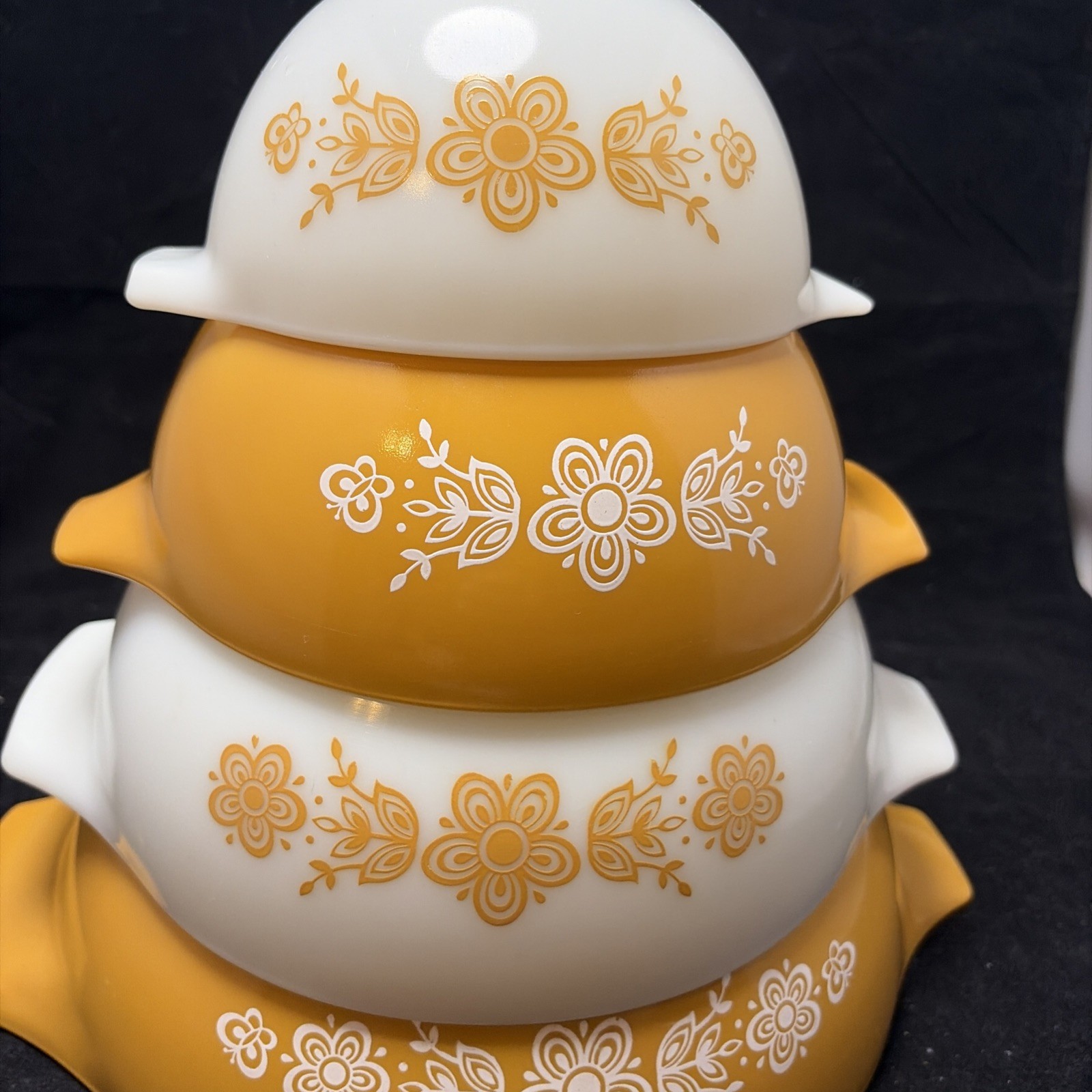 4 PYREX BUTTERFLY GOLD 4 CINDERELLA MIXING BOWLS 441-442-443 -444