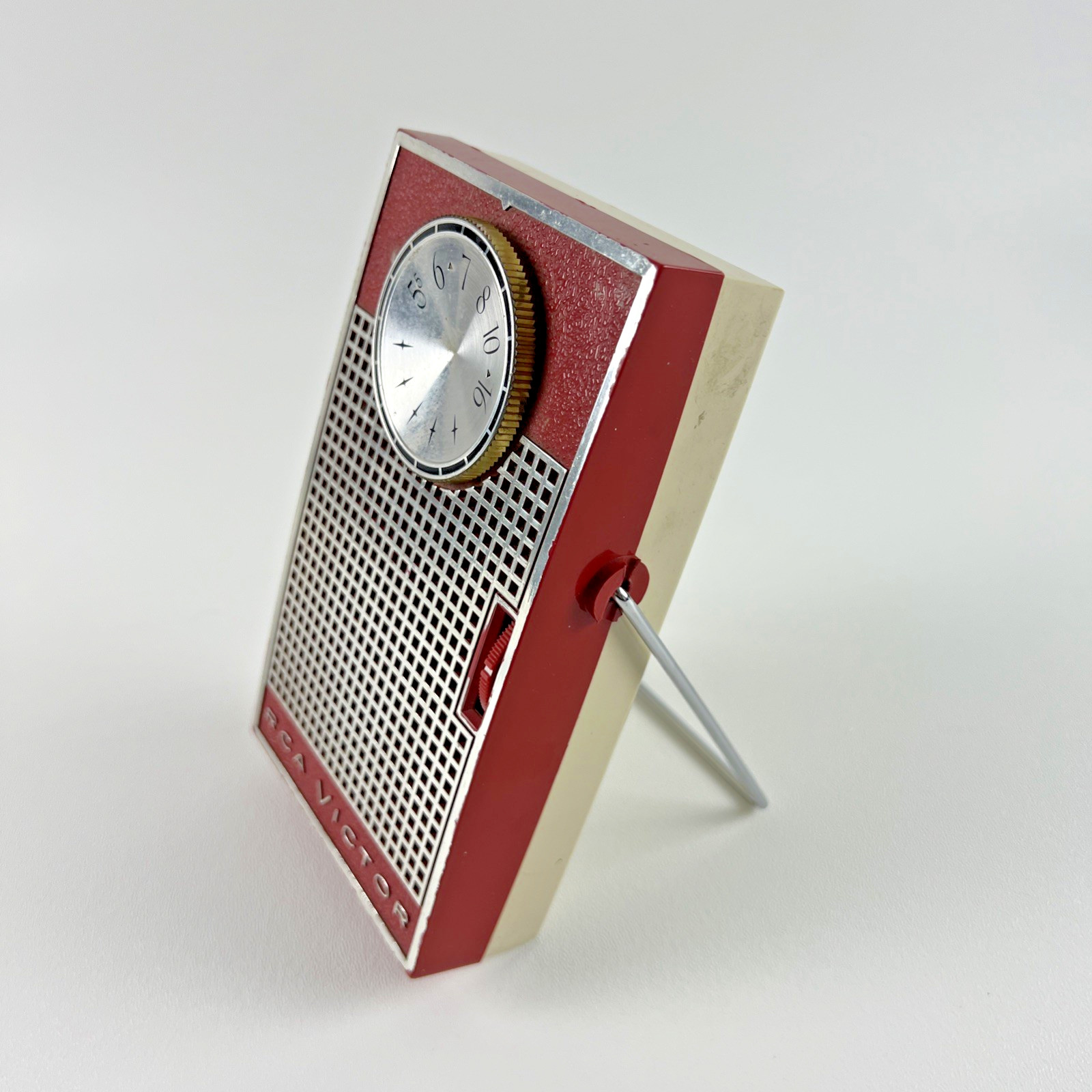 RCA Victor Model 1-RG-33 AM Transistor Radio - Superheterodyne, Kind of Working