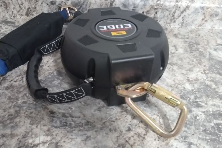 Condor GR727630LE 30 Ft L 310 Lb Cap Self-Retracting Lifeline