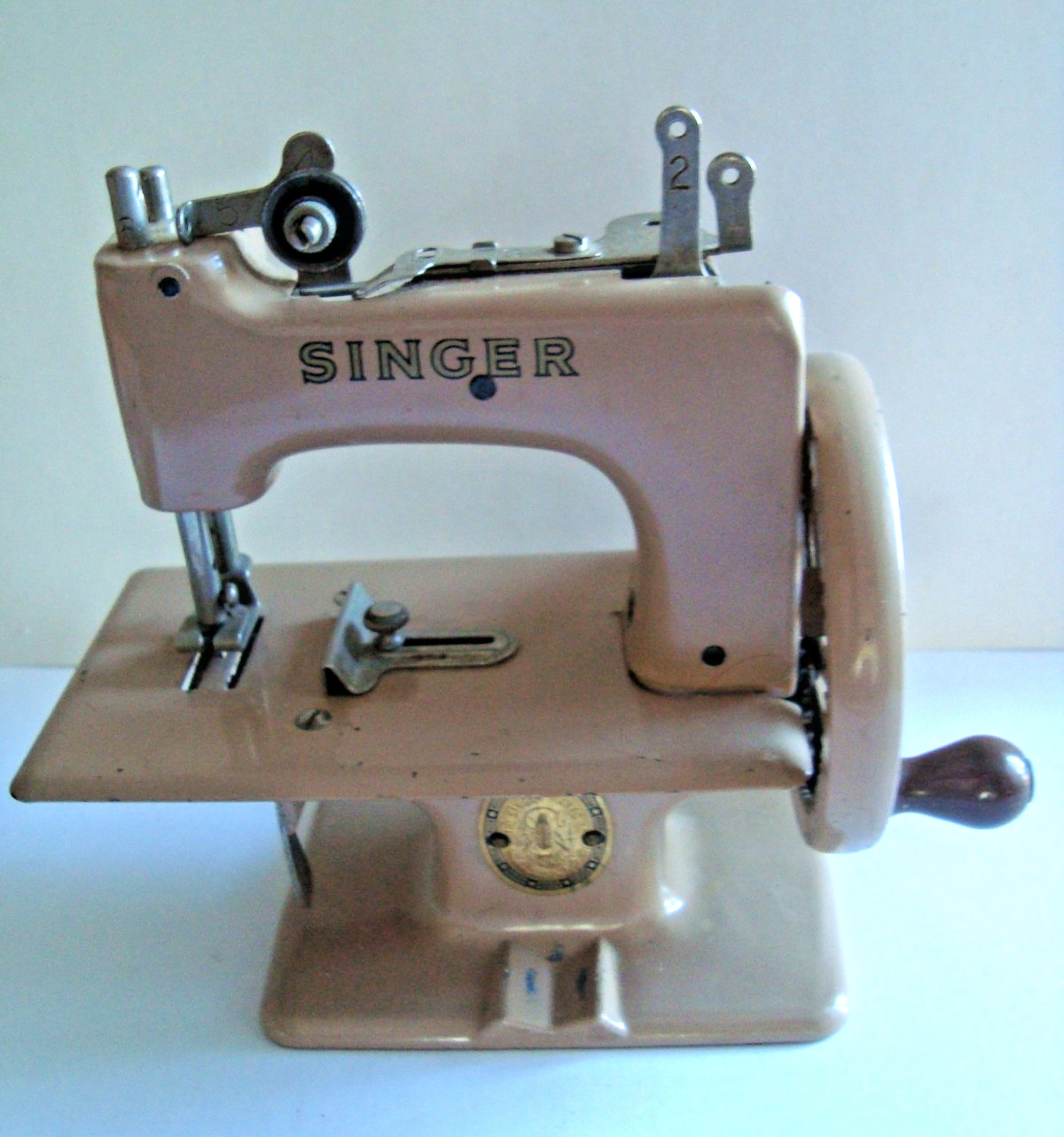 Vintage Singer Sewhandy Model 20 Sewing Machine Child's Toy ~ Hand Crank Metal