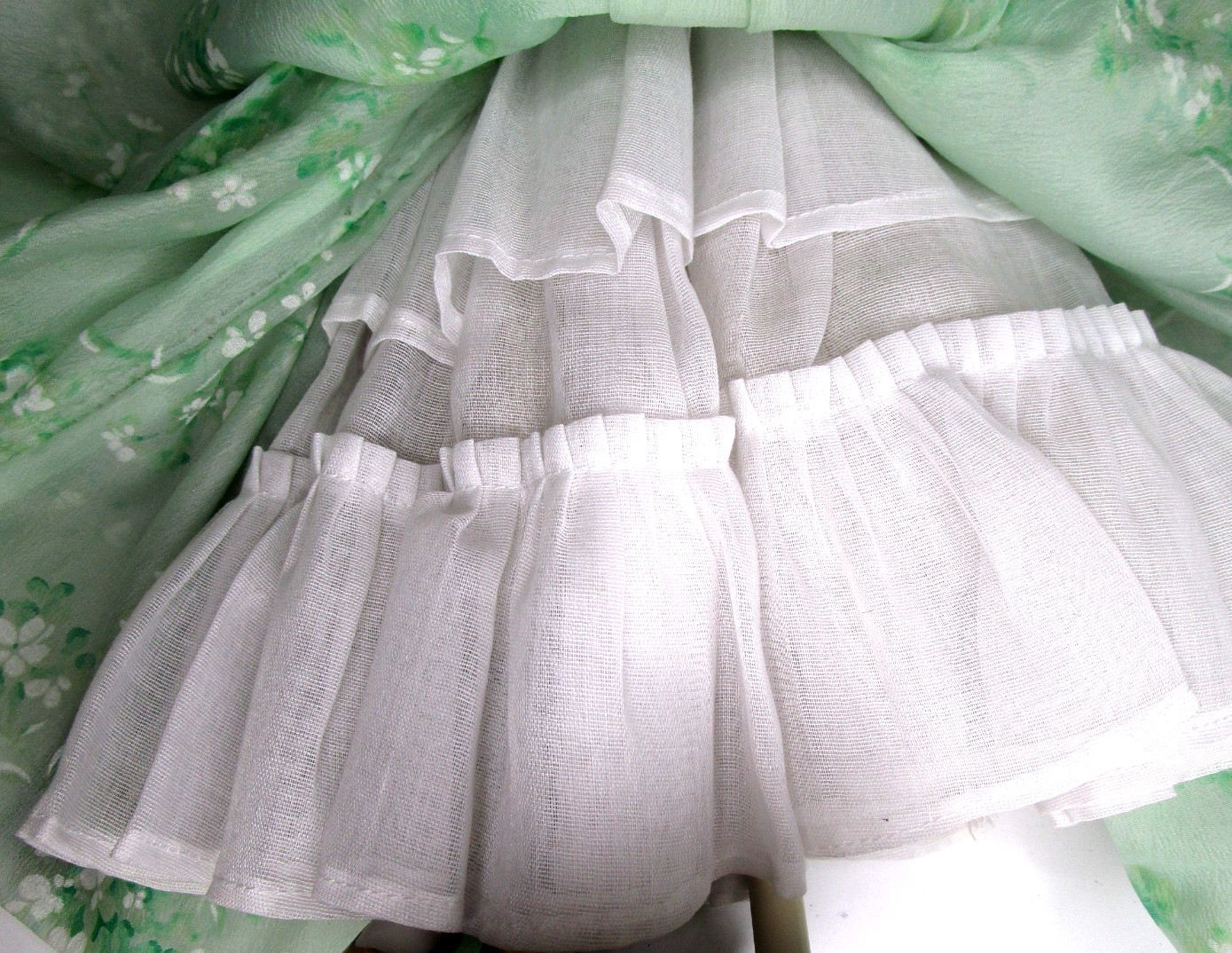 1967 MGM Gone With The Wind Scarlett O'Hara Porcelain Doll 18" W/Stand & Hat