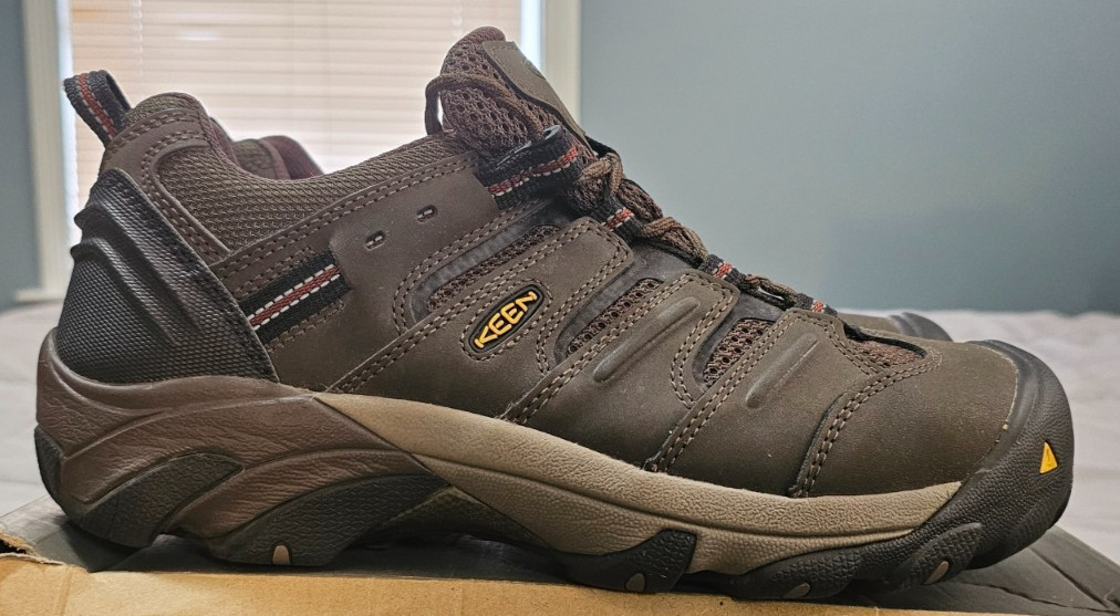 Keen® (Men's 10.5 WIDE) Utility Lansing™ Low (Steel Toe) EH SR Work Shoe - $140