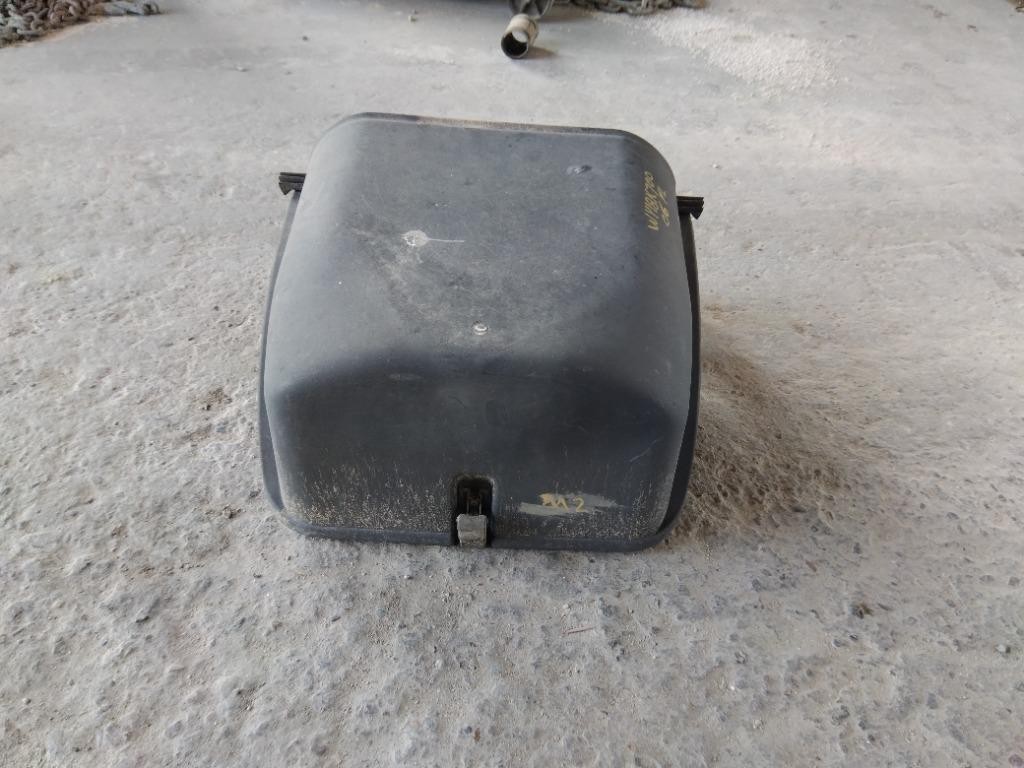 Replaces NA 2006 FREIGHTLINER M2 106 BATTERY BOX 3807025