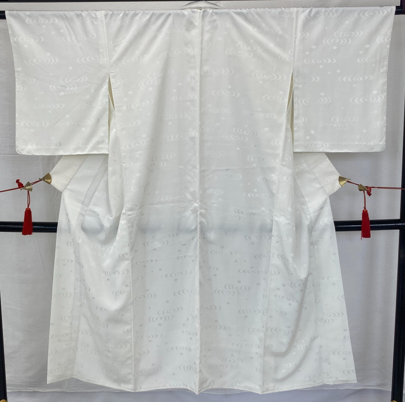 Japanese Vintage Kimono Juban Polyester White Traditional Authentic Length 53 in