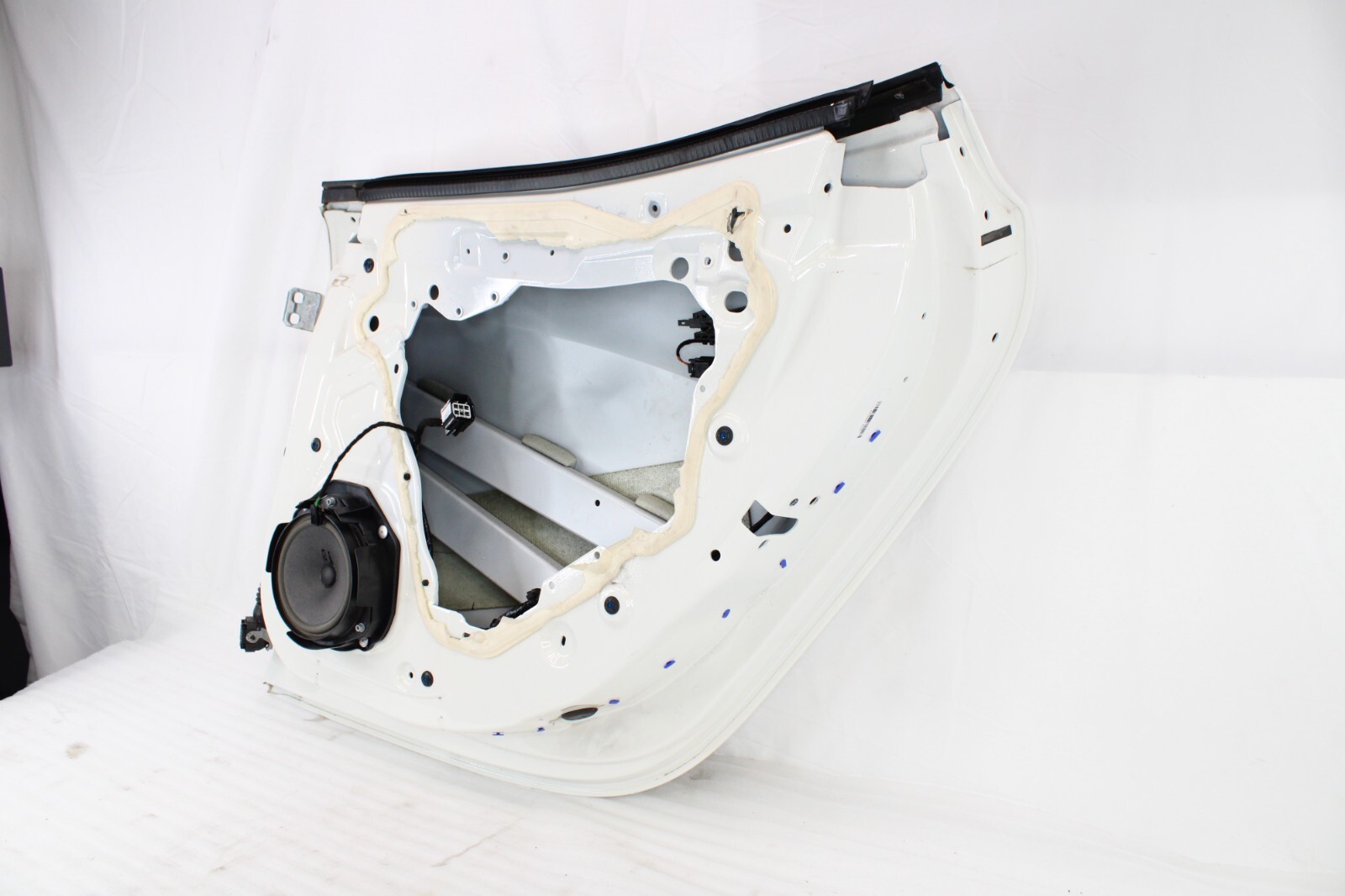 🚀 2014-2017 MASERATI GHIBLI REAR PASSENGER SIDE EXTERIOR DOOR SHELL BIANCO