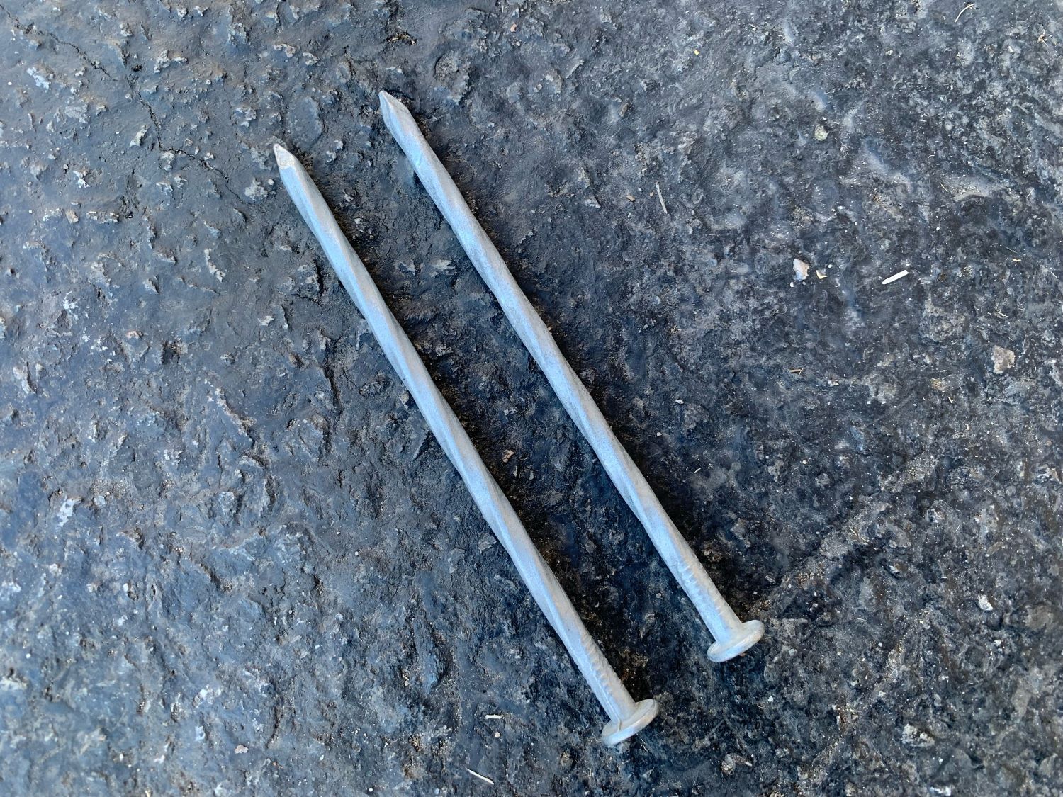 Sandbaggy 6 in. Heavy Duty Galvanized Spiral Artificial Turf Nails - 3 Ga Steel