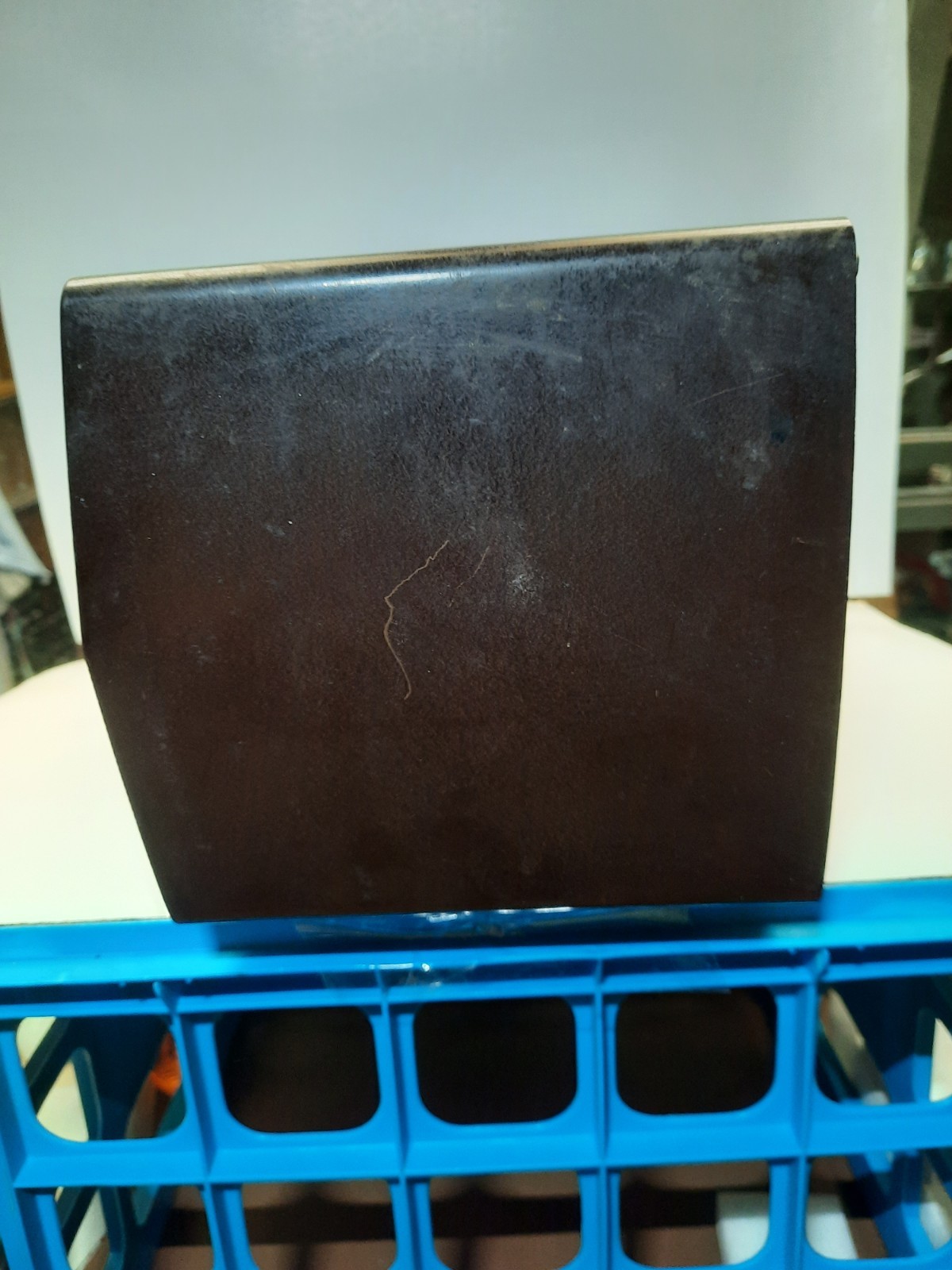 Vintage ZENITH white bakelite radio, model S-22922- AM/FM- turns on / Parts