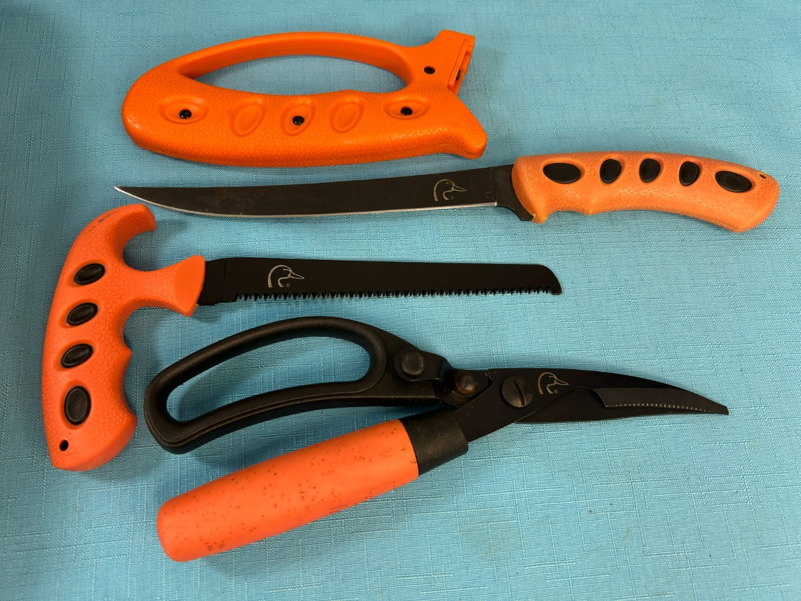 Ducks Unlimited 11 piece Field Dressing Game Kit Knife Steel Soft Sided Case