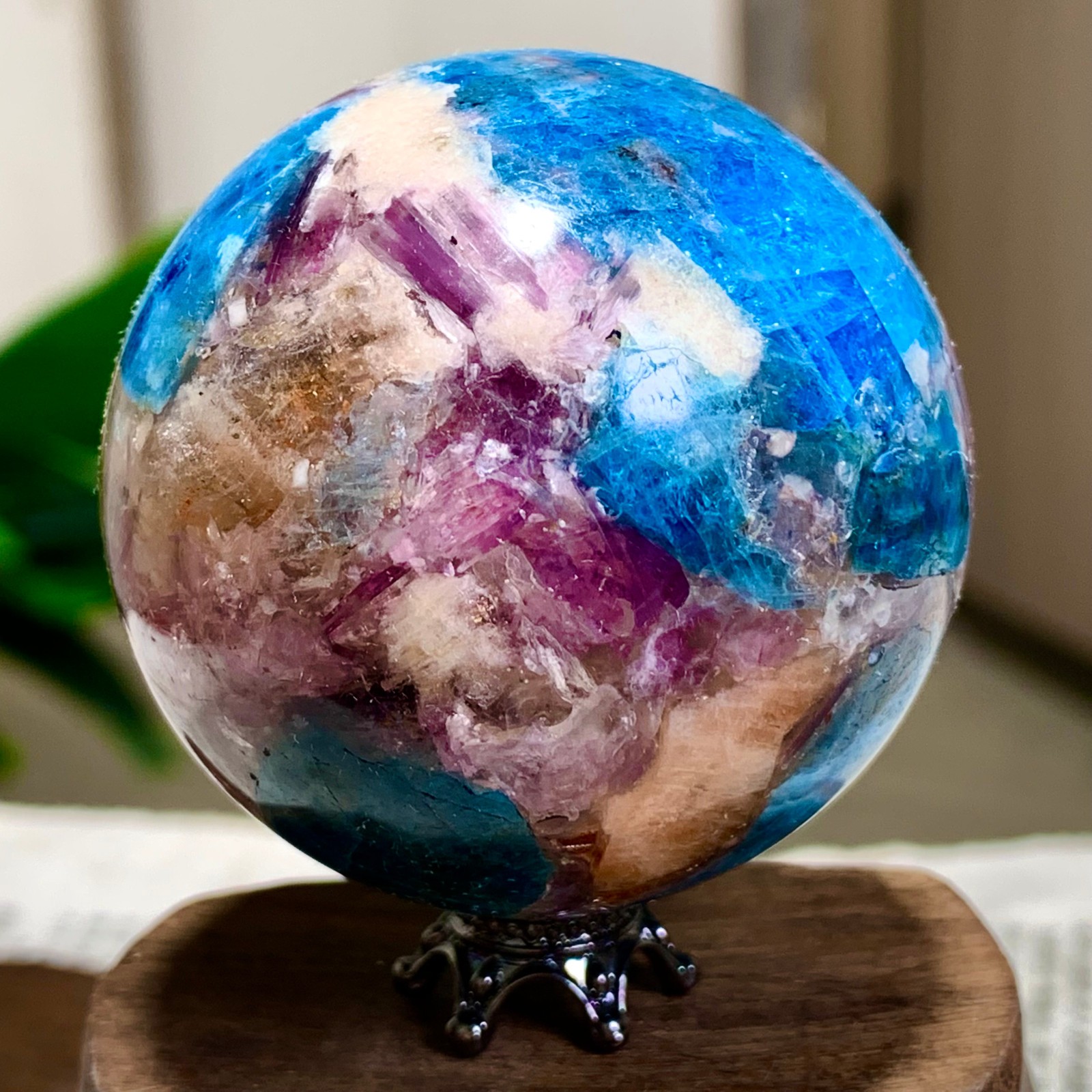 170G Natural Blue Aptite +Sun Stone purple lepidolite Sphere mineral sample