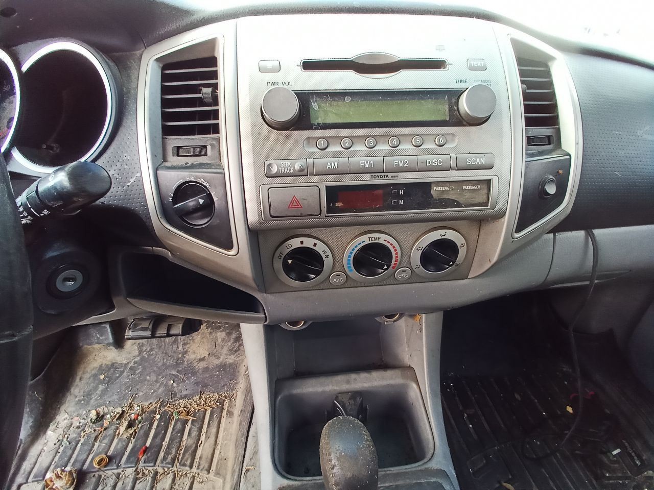 Front Passenger Right Spindle/Knuckle w/Hub from 2006 Toyota Tacoma 12786468