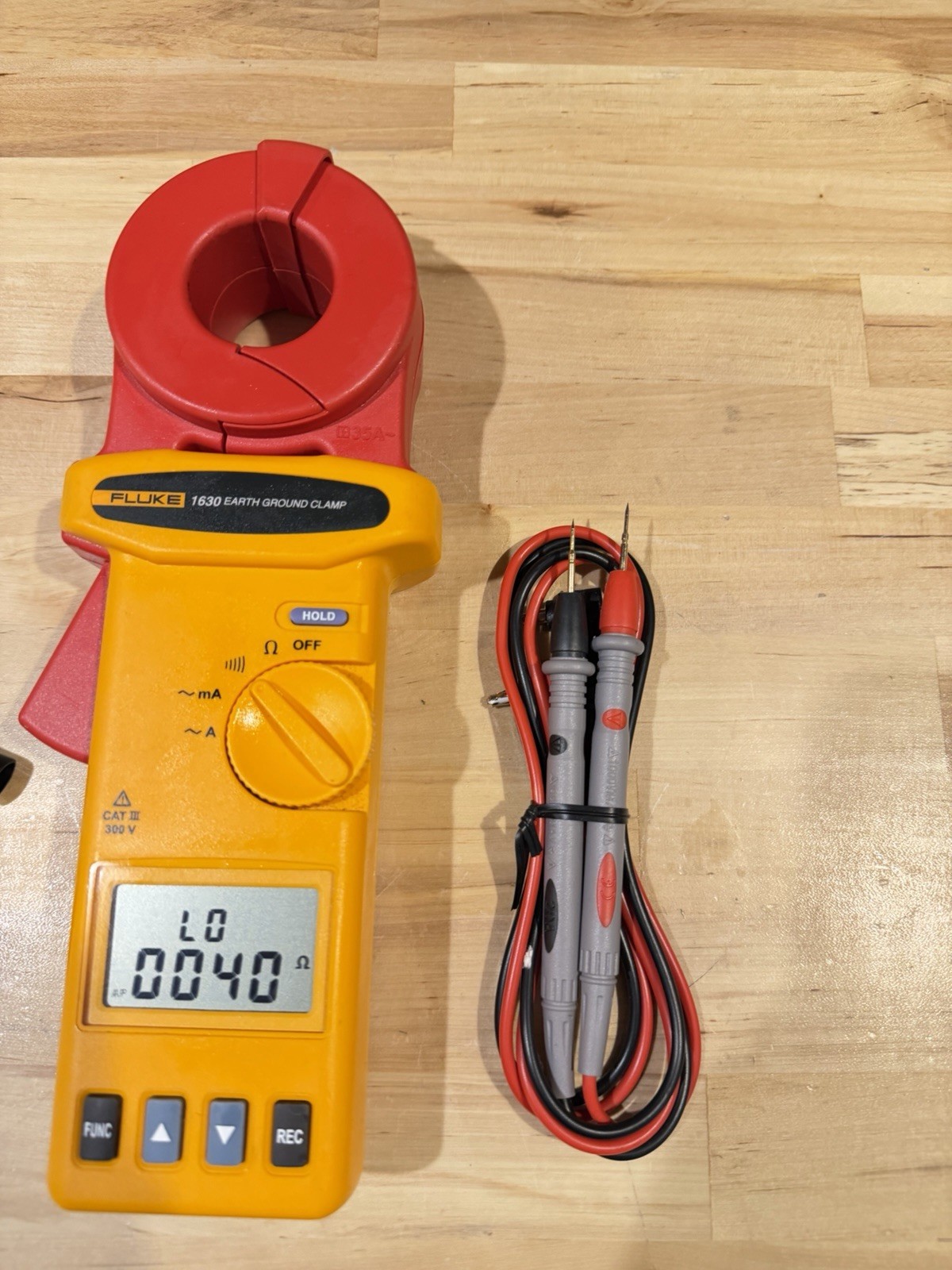 FLUKE 1630 EARTH GROUND CLAMP W/ LEADS - FREE SHIPPING / PERFECT CONDITION