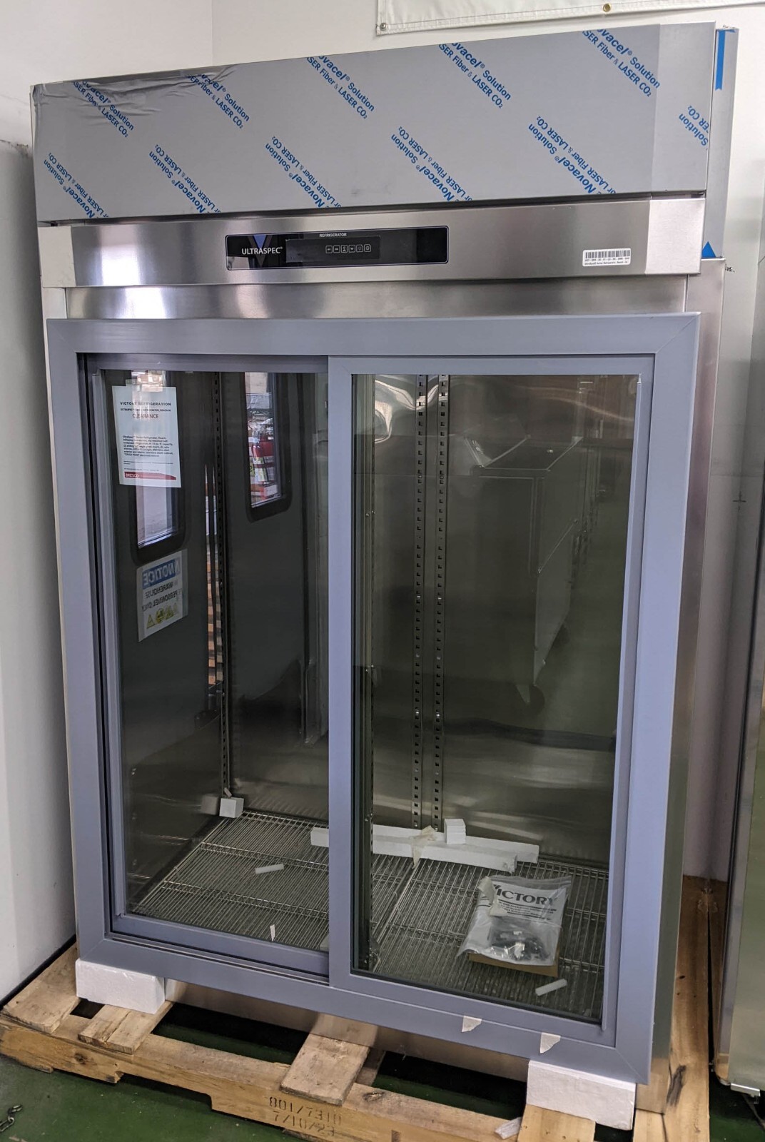 Victory DRS-2D-S1-LD-HC UltraSpec™ Series Refrigerator, Reach-In Display