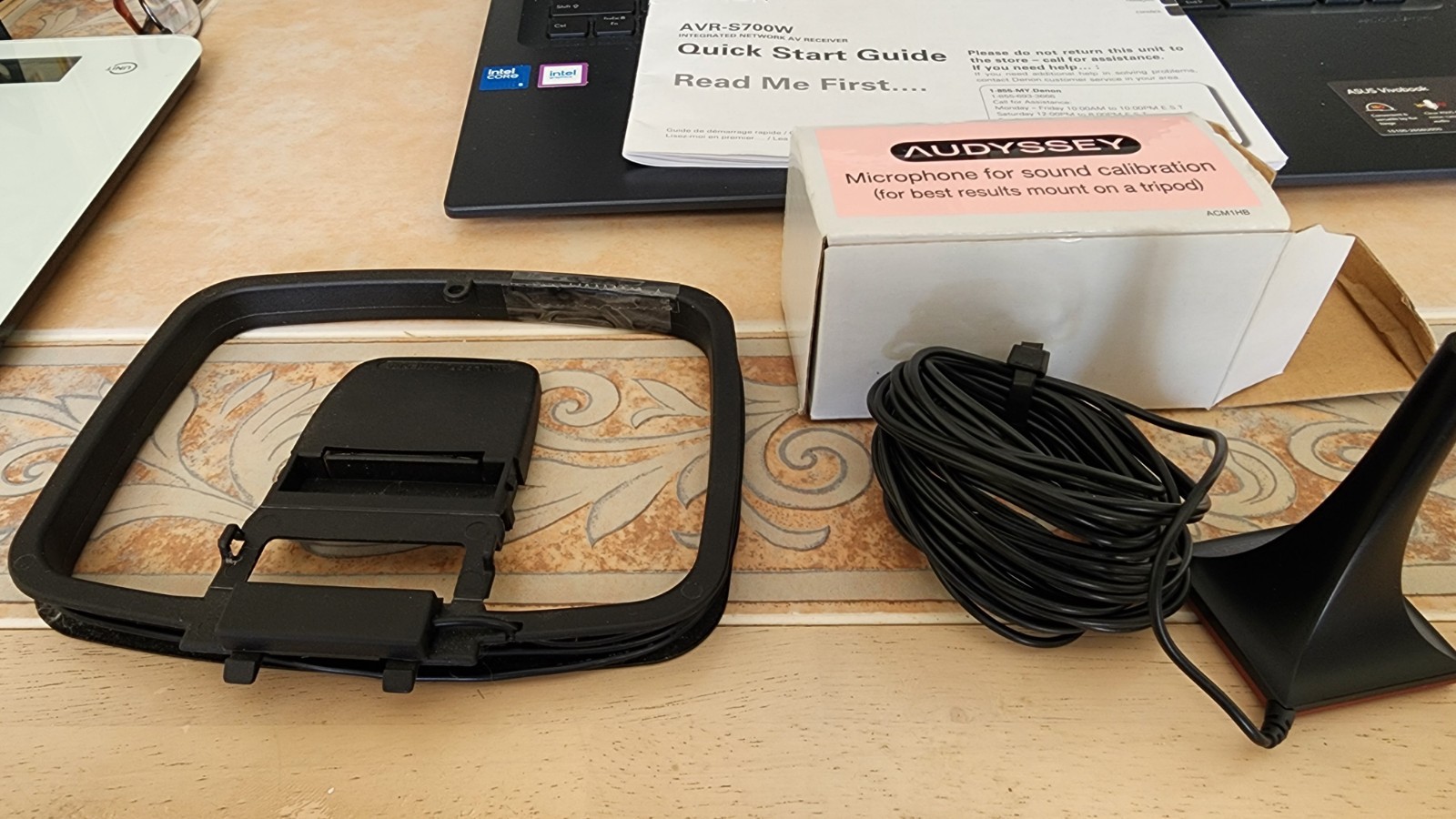 Denon AVR-S700W 7.2 Channel Multimedia Network AV Receiver Remote Bundle, Tested