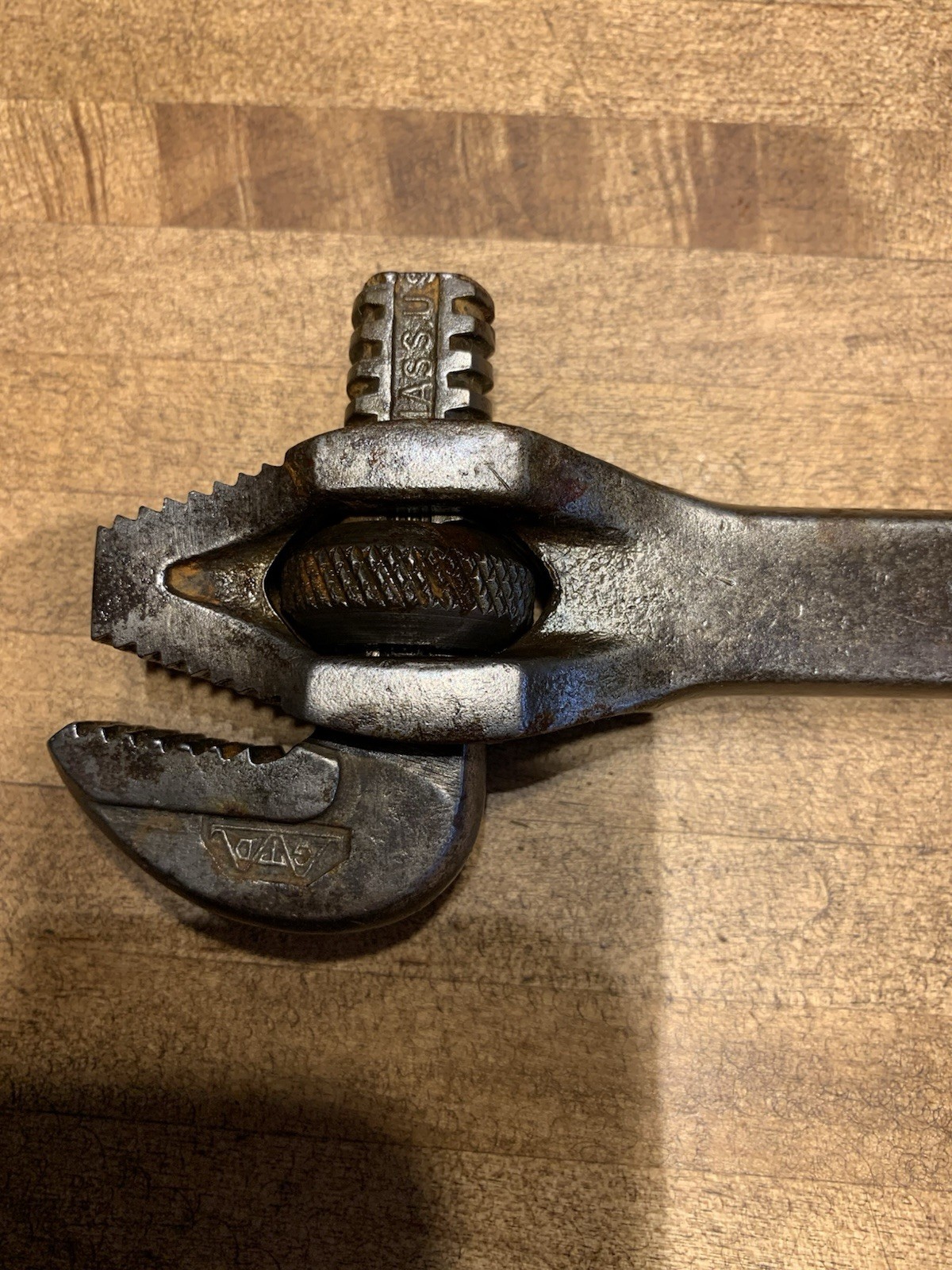 Vintage Greenfield Little Giant 10" Adjustable Off-Set Pipe Wrench 1913
